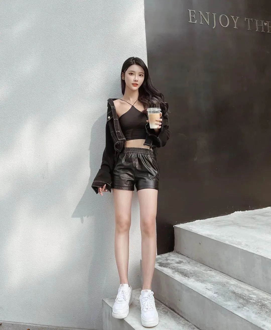 台湾网红杨琪琪，神似洪真英的甜美系女神