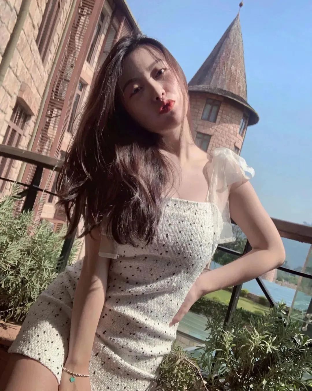新加坡网红wenxian huang，甜美迷人的御姐范女神