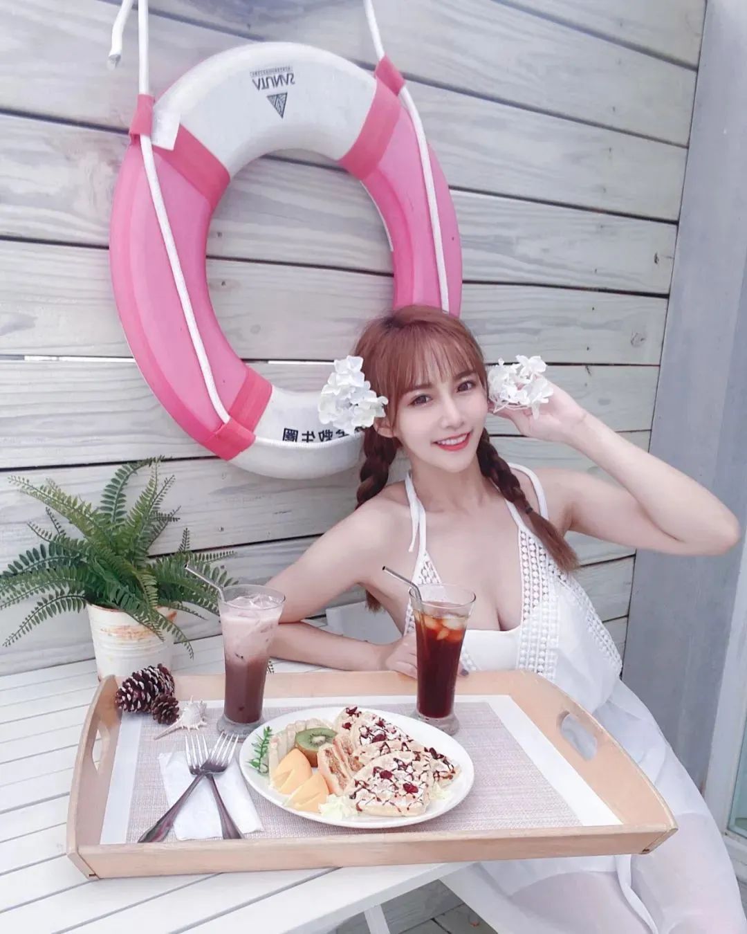 台湾网红王俪洁，甜美迷人的啦啦队女神