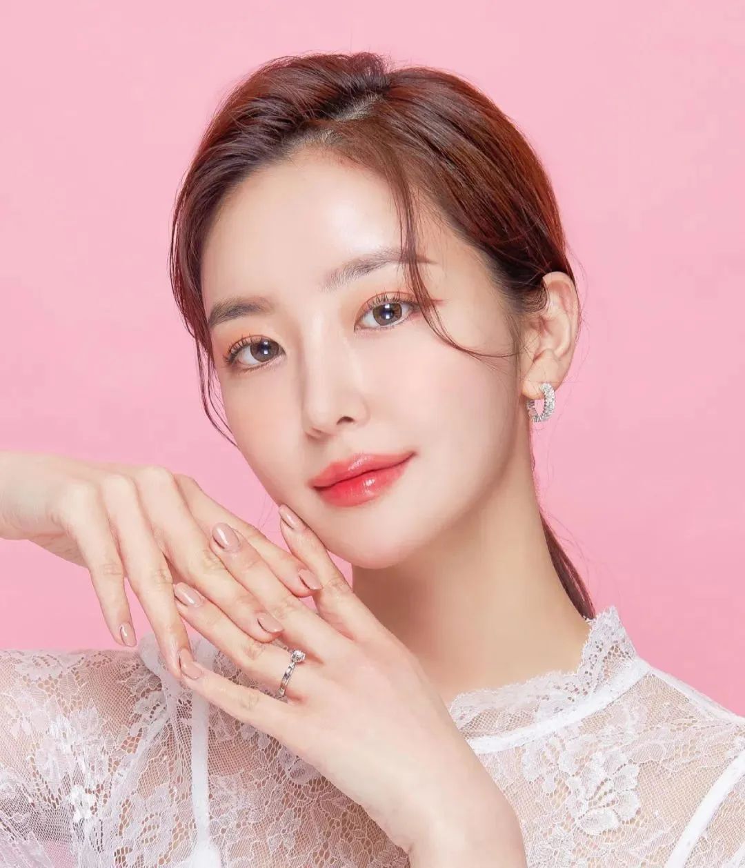 韩国网红young in leeeee，甜美迷人的韩国小姐季军得主