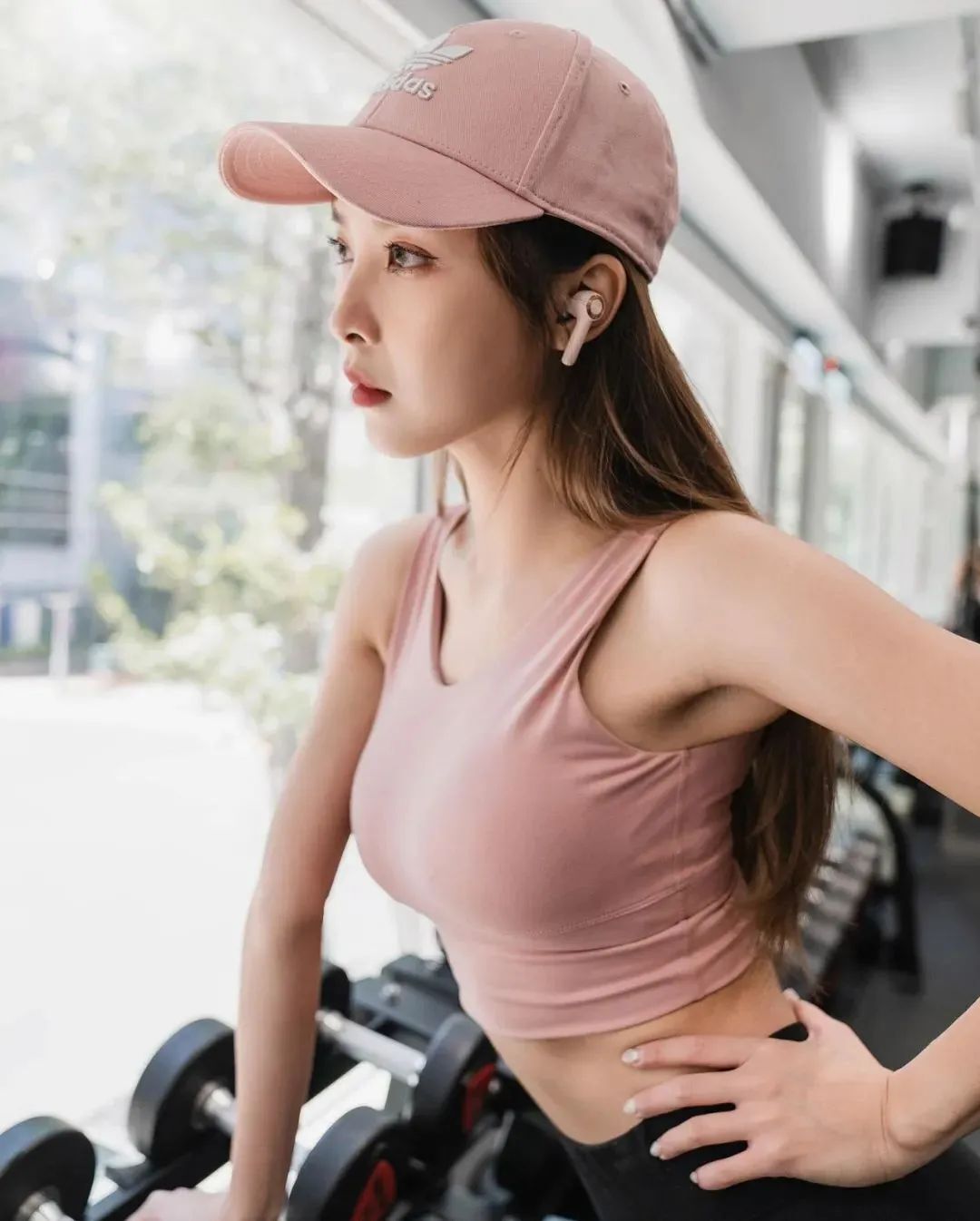 台湾网红叶骞逸，甜美迷人的啦啦队女神