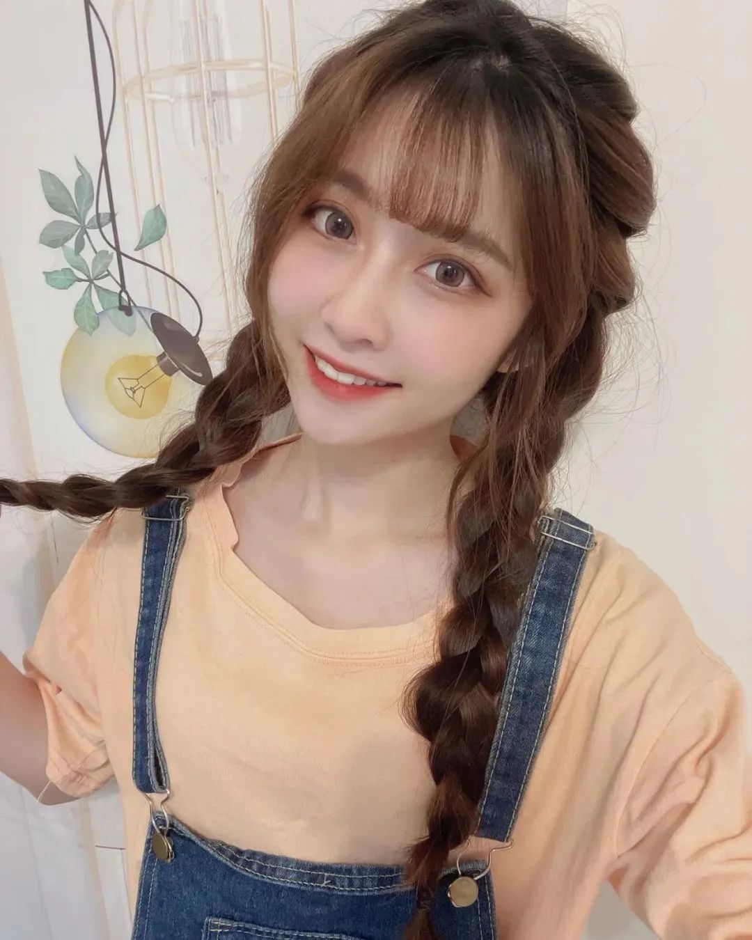 台湾网红enen0528，甜美迷人的阳光美少女