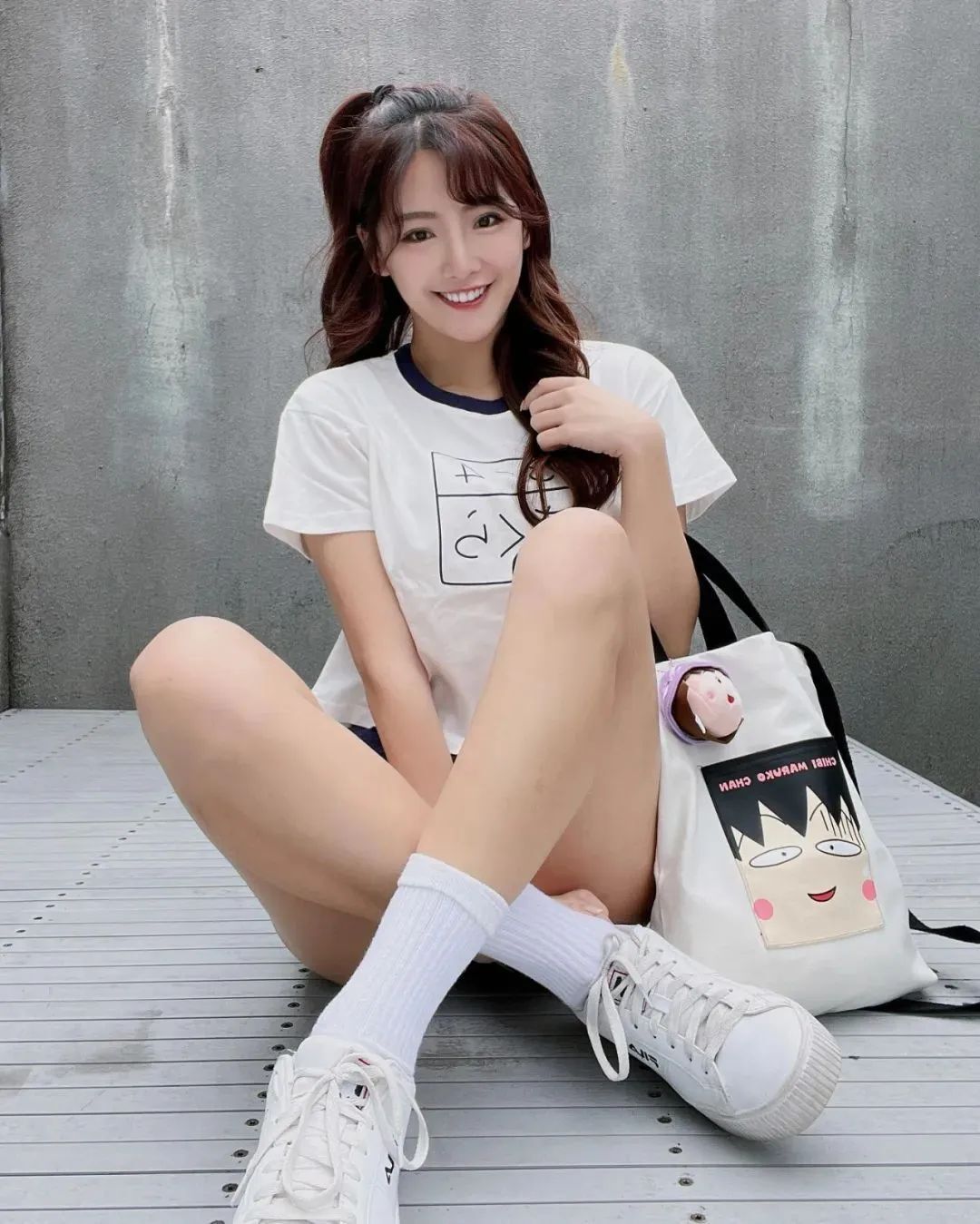 台湾网红李恩菲，甜美迷人的啦啦队女神