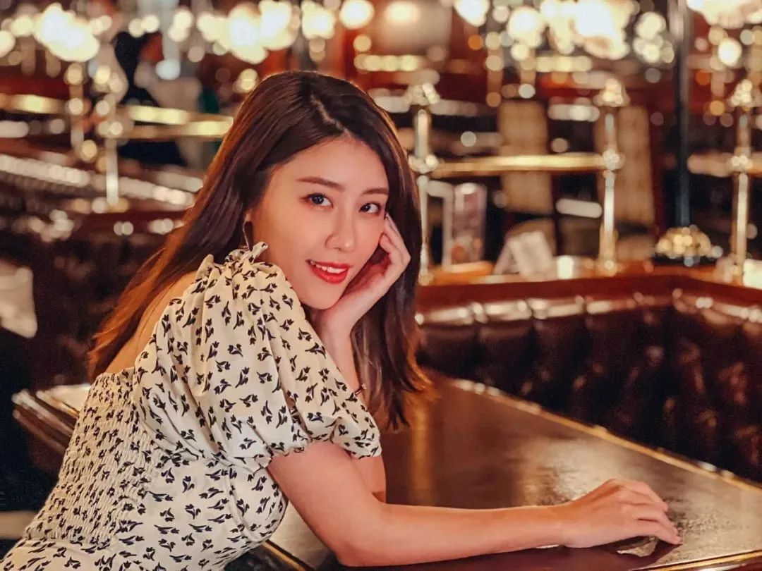 台湾网红林真亦，甜美又性感的“微笑女神”