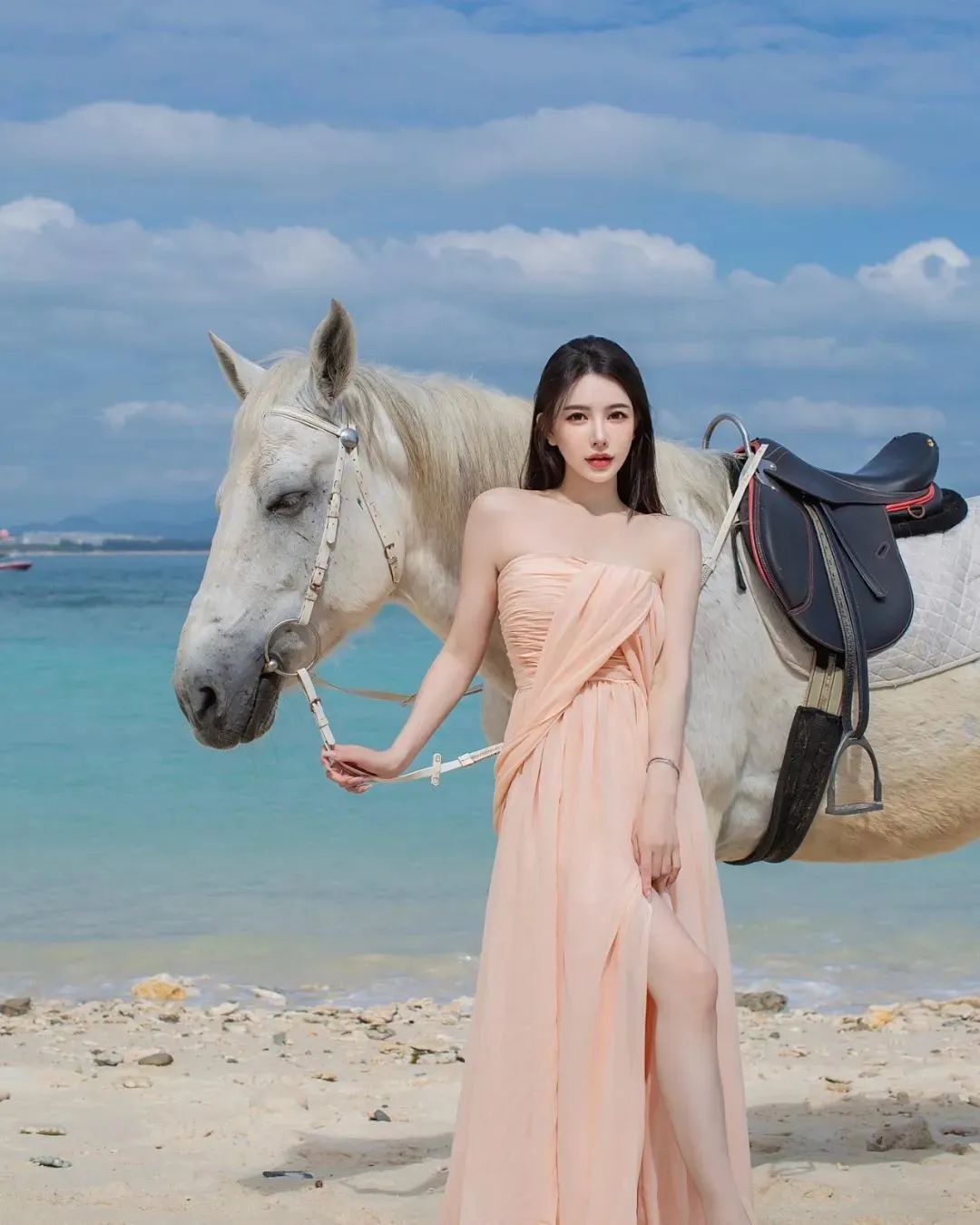 国产网红olivia，甜美迷人的她，是多少人心目中的完美型女友