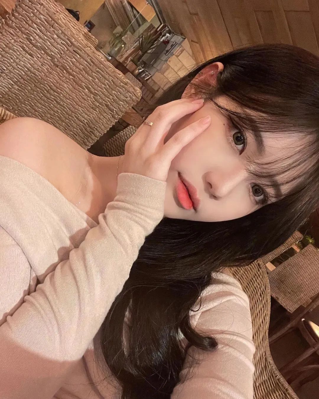 韩国网红李智秀，甜美性感的美女主播