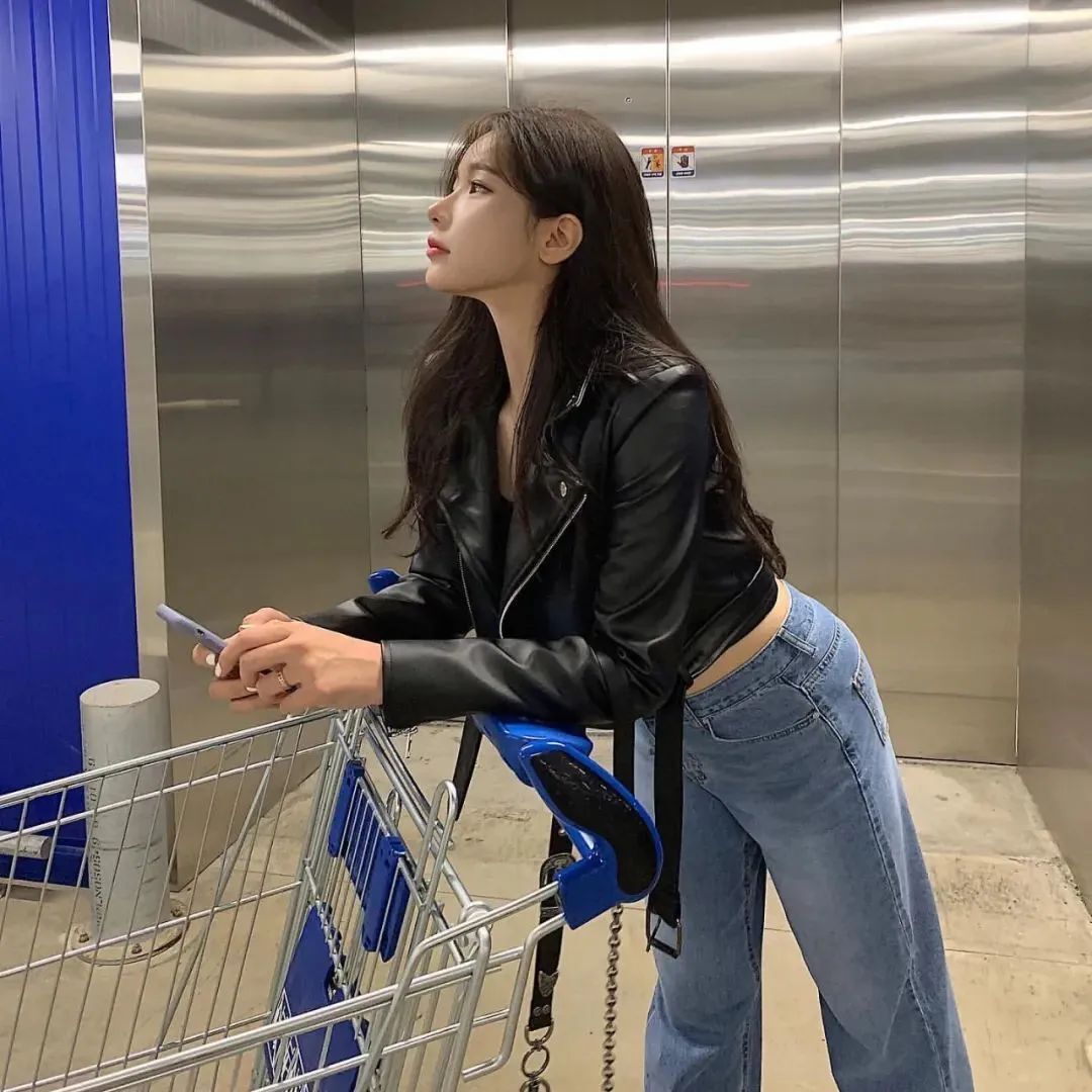 韩国网红suminzz，甜美又性感的美女老板娘