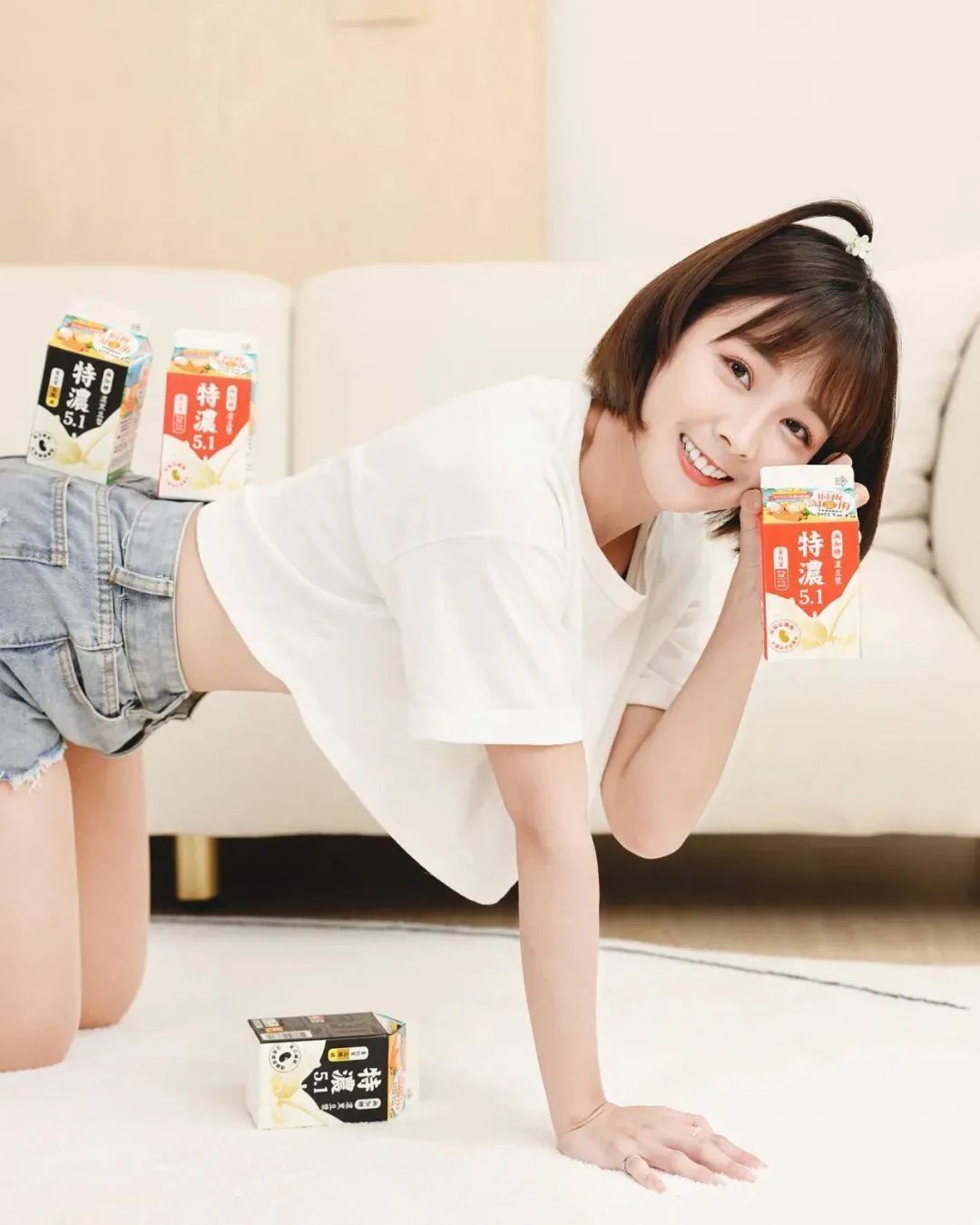 台湾网红篮靖玟，甜美又性感的啦啦队女神