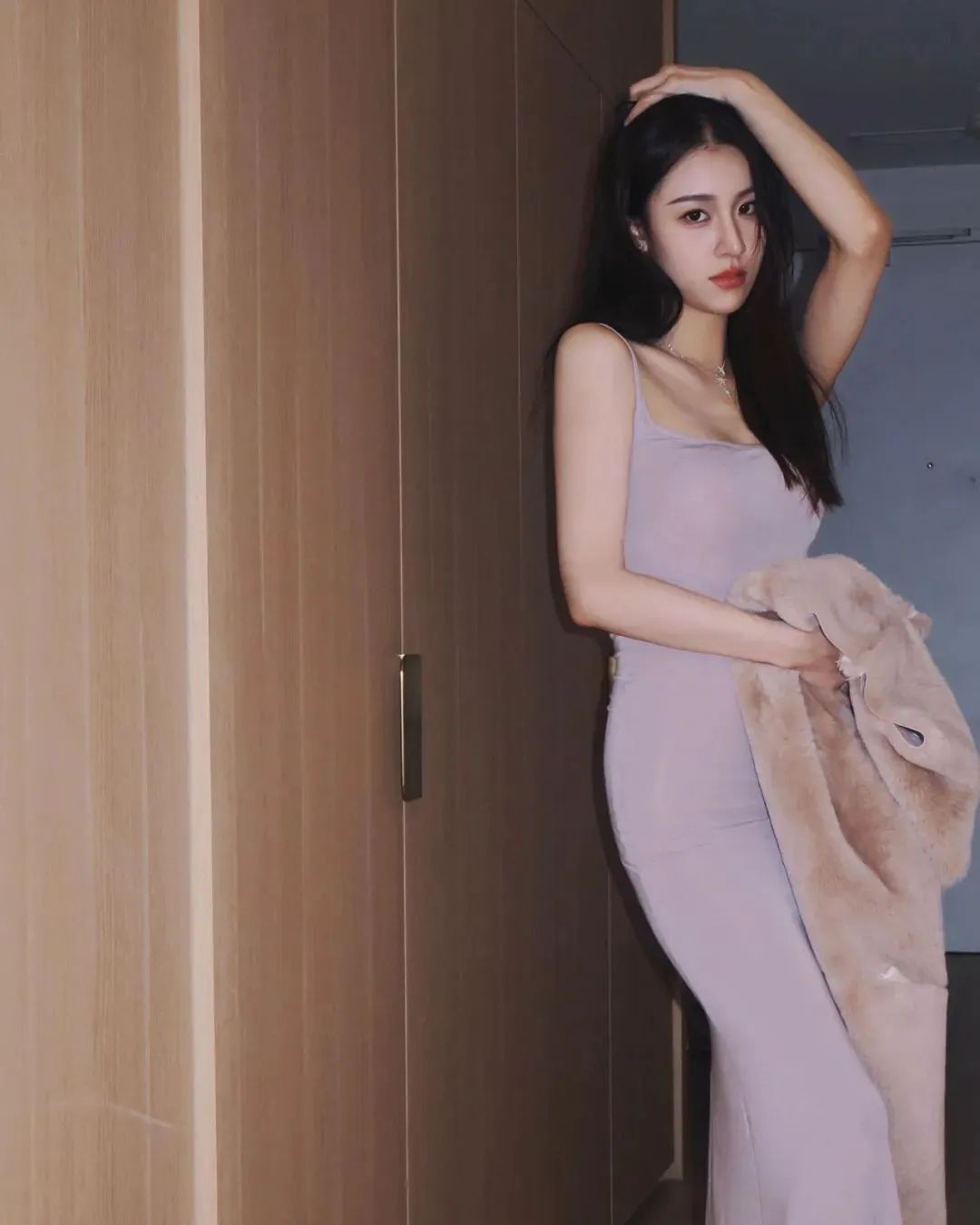 台湾网红李宝猪猪，甜美迷人的御姐范女神