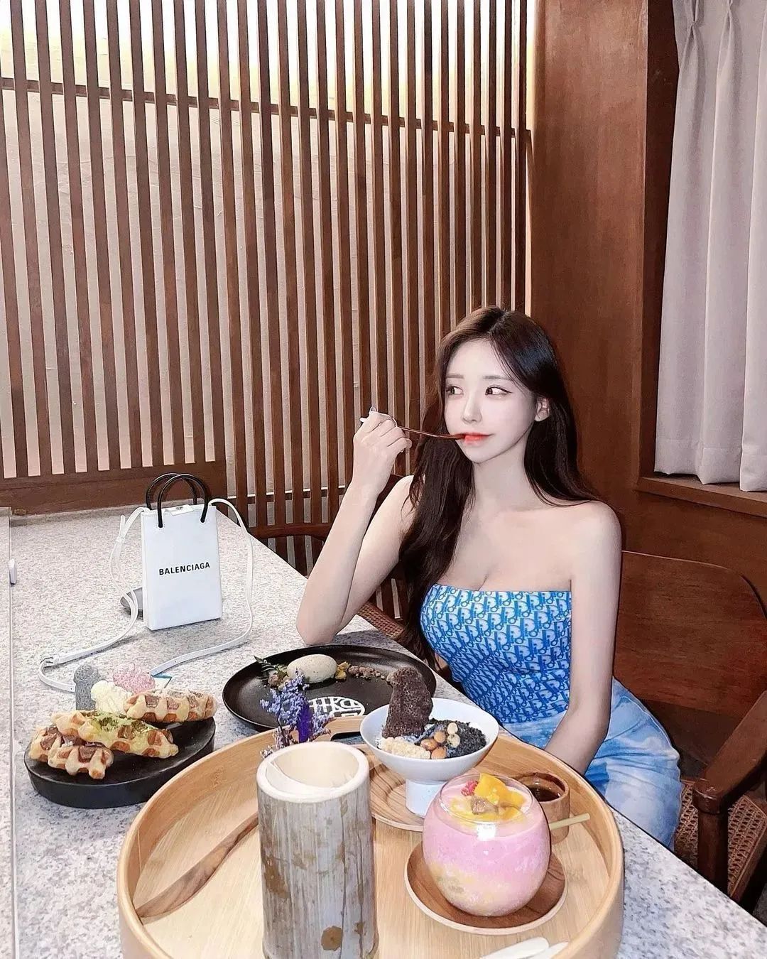 韩国网红vely，充满魅惑力的迷人小妖精