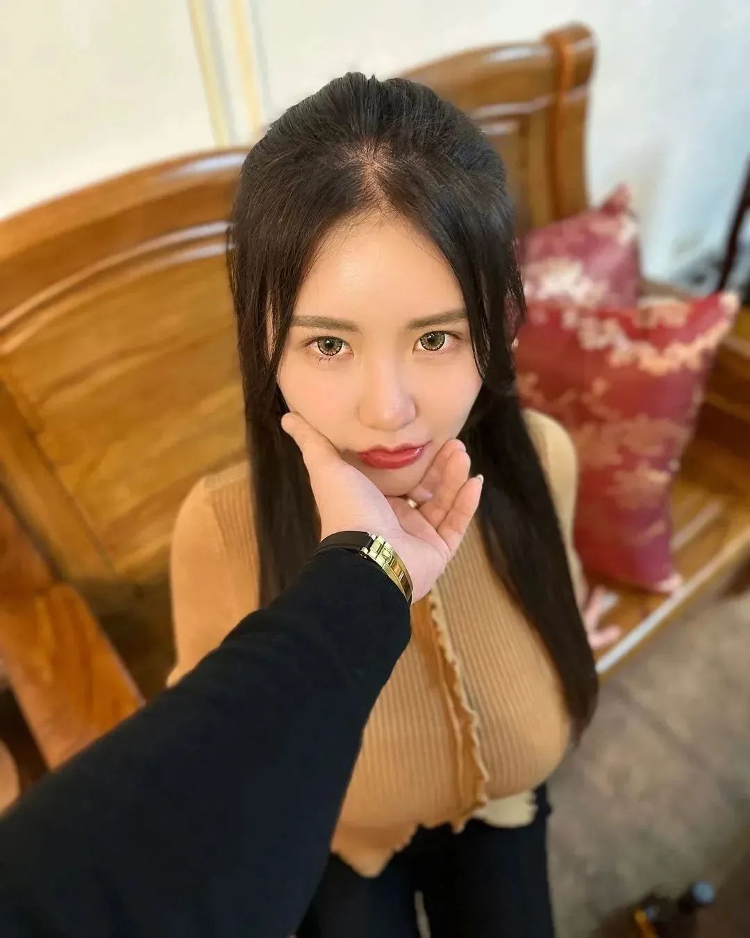 台湾顶级网红女神，甜美又性感的音乐老师