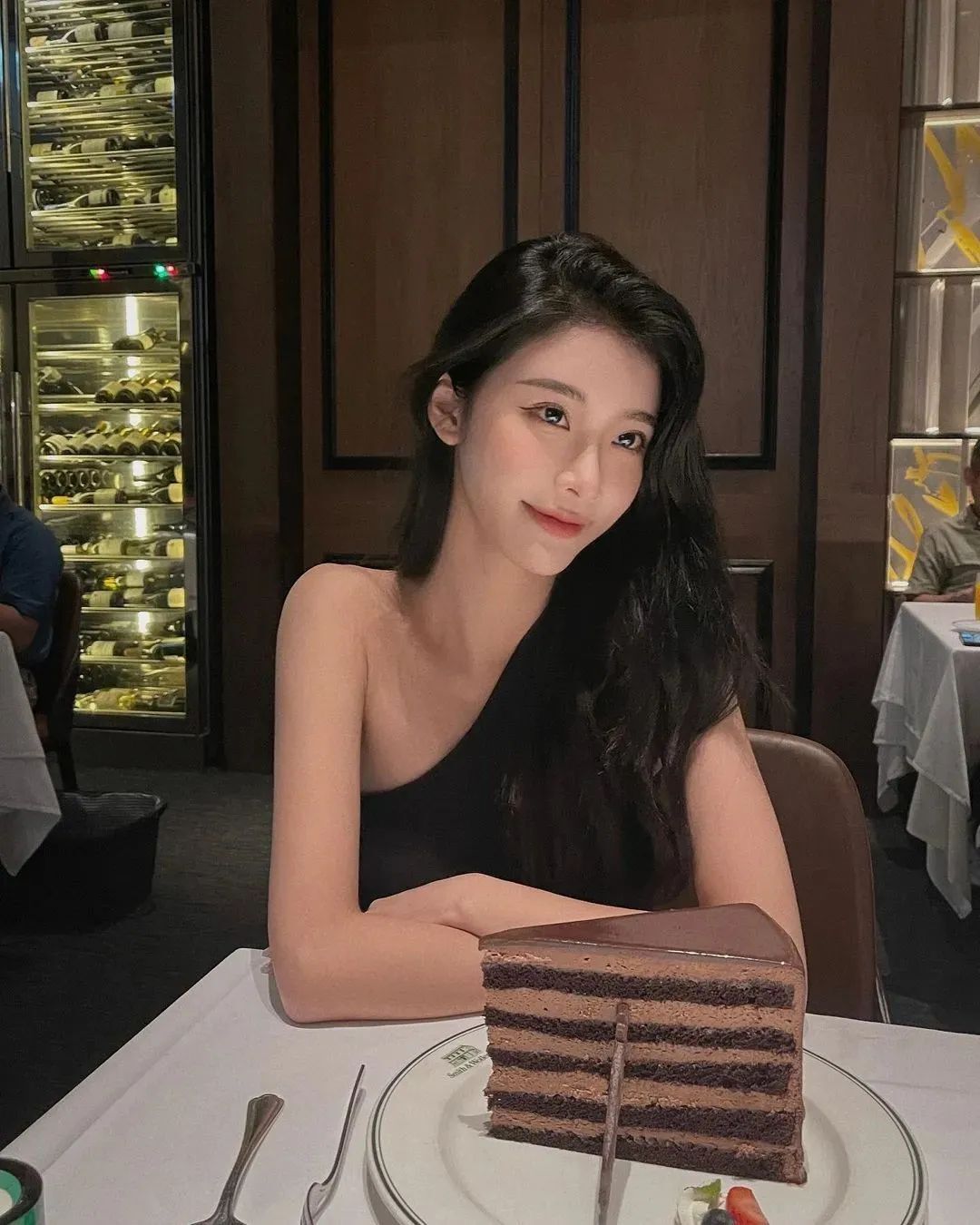 台湾网红杨琪琪 | 甜美又性感的气质女神