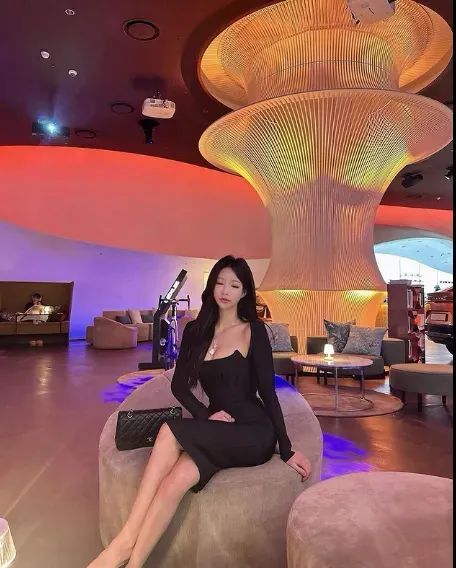 韩国网红 | rosy，甜美又性感的气质女神