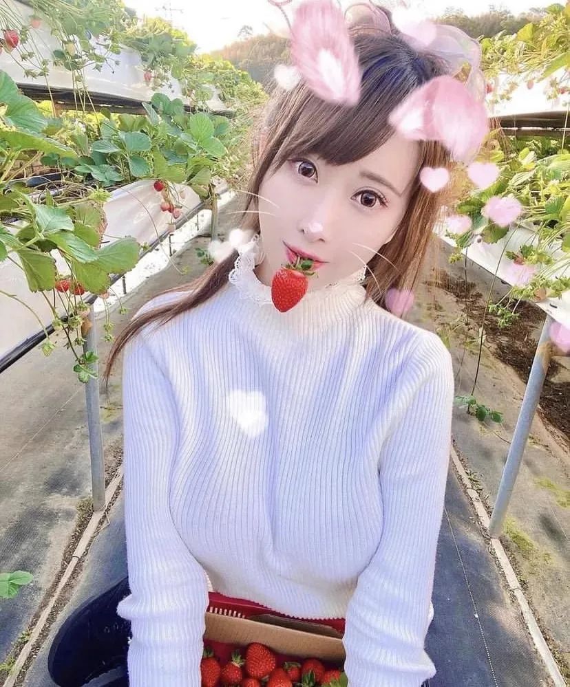 台湾网红 | 蕾儿，甜美又性感的顶级车模