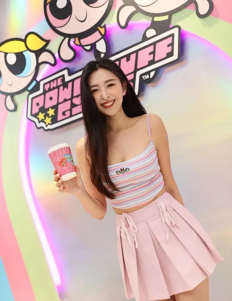 台湾极品模特！长相甜美迷人，身材实力杠杠的！