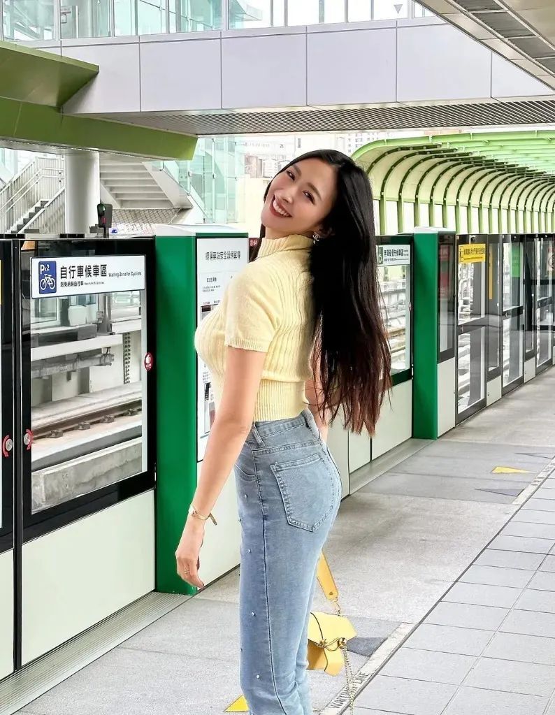 台湾极品模特！长相甜美迷人，身材实力杠杠的！