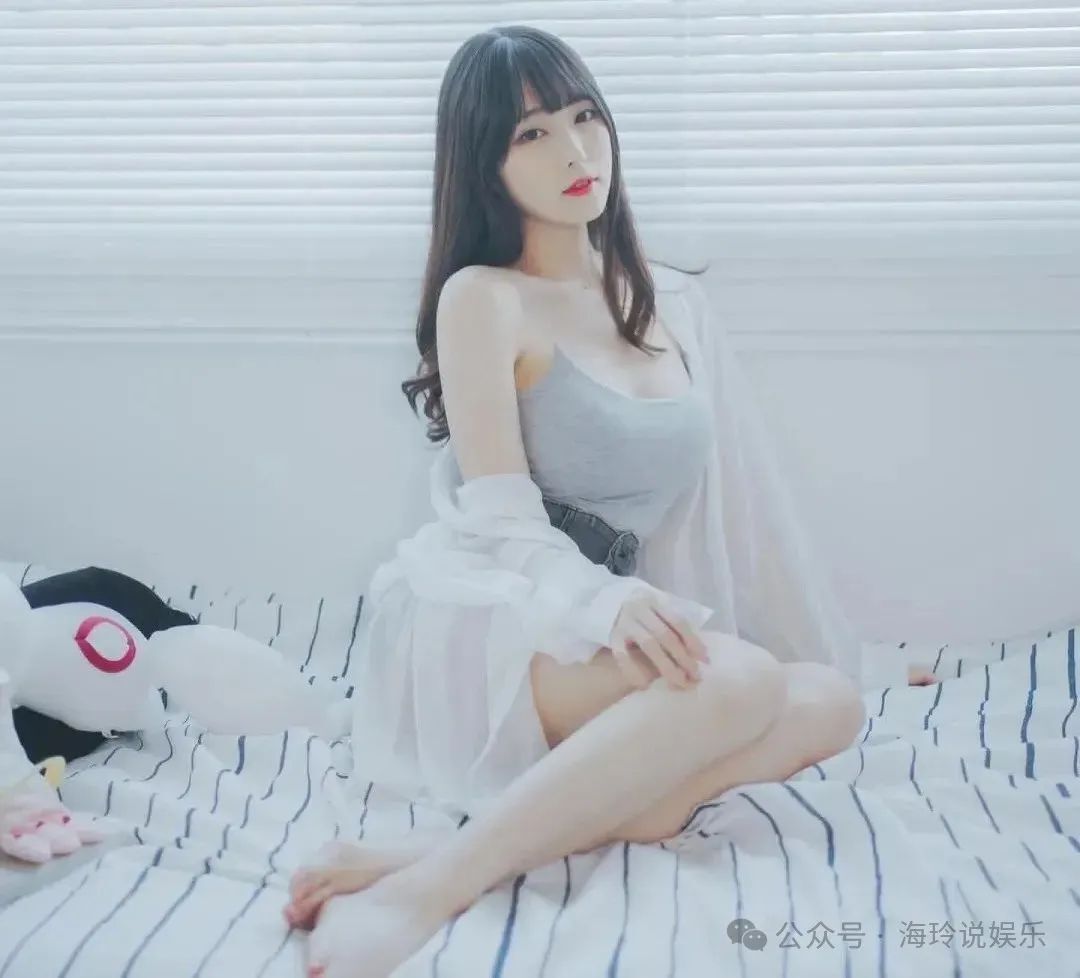 台湾00后极品校花！这身材，简直绝了！