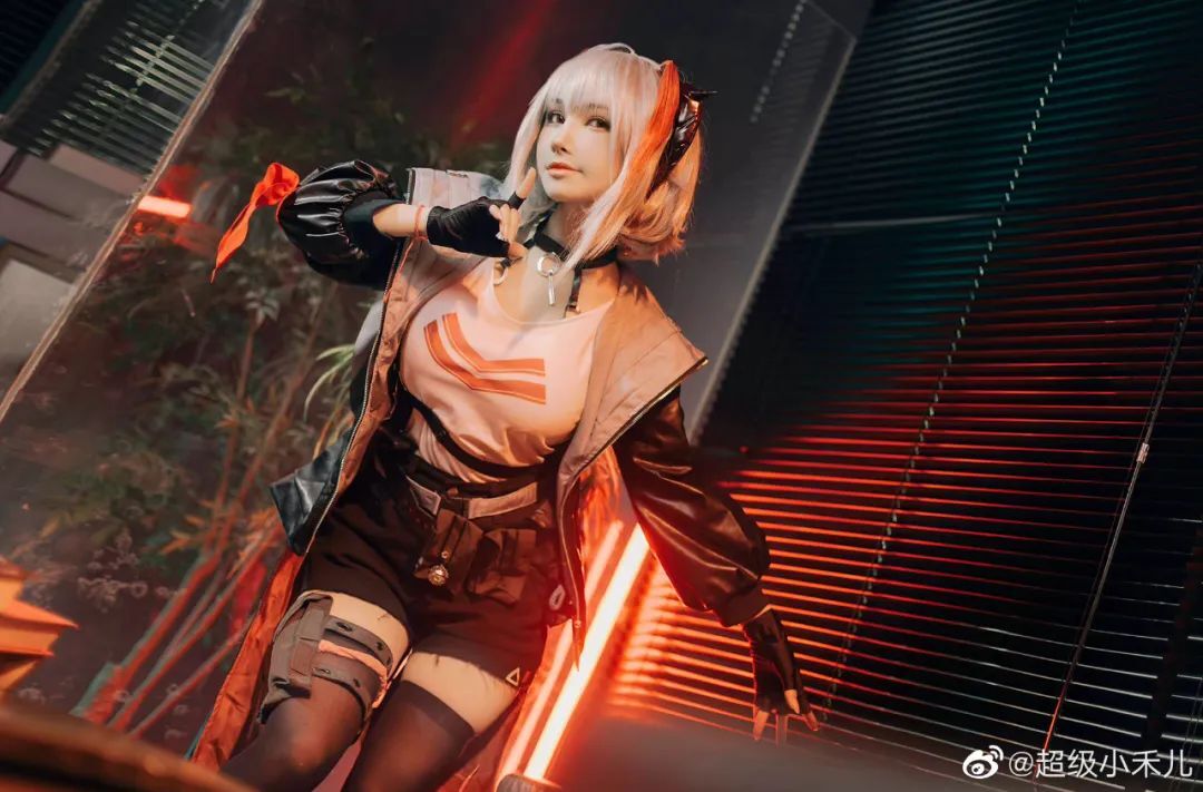 cosplay：【明日方舟】W