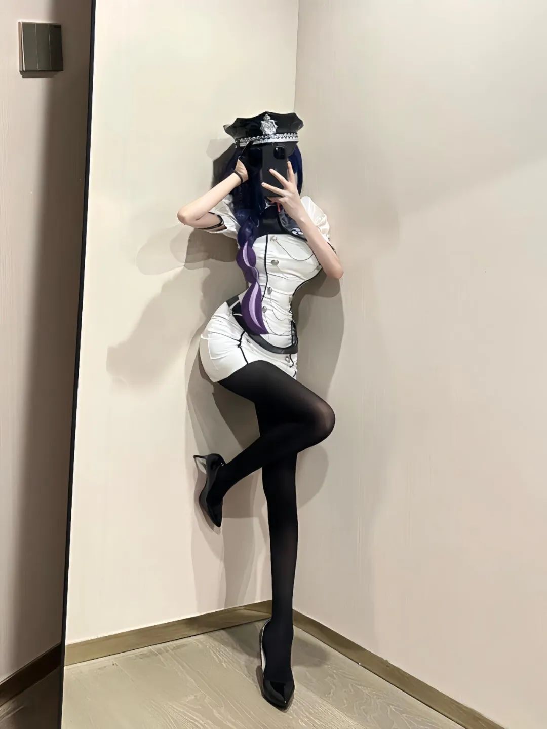 原神cos：皮鞭+制服，OL雷神果然御！丽莎巫女装，兔女郎甘雨涩气拉满！