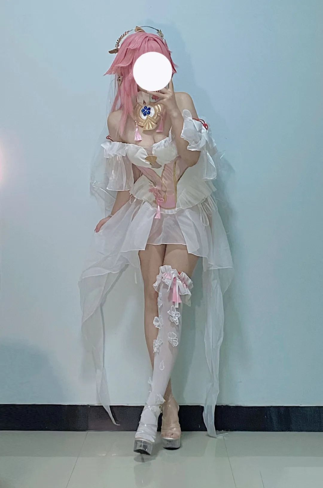 原神cos：大草神太御了！花嫁神子，女仆甘雨，蓝色包臀裙申鹤，更凸显身材！