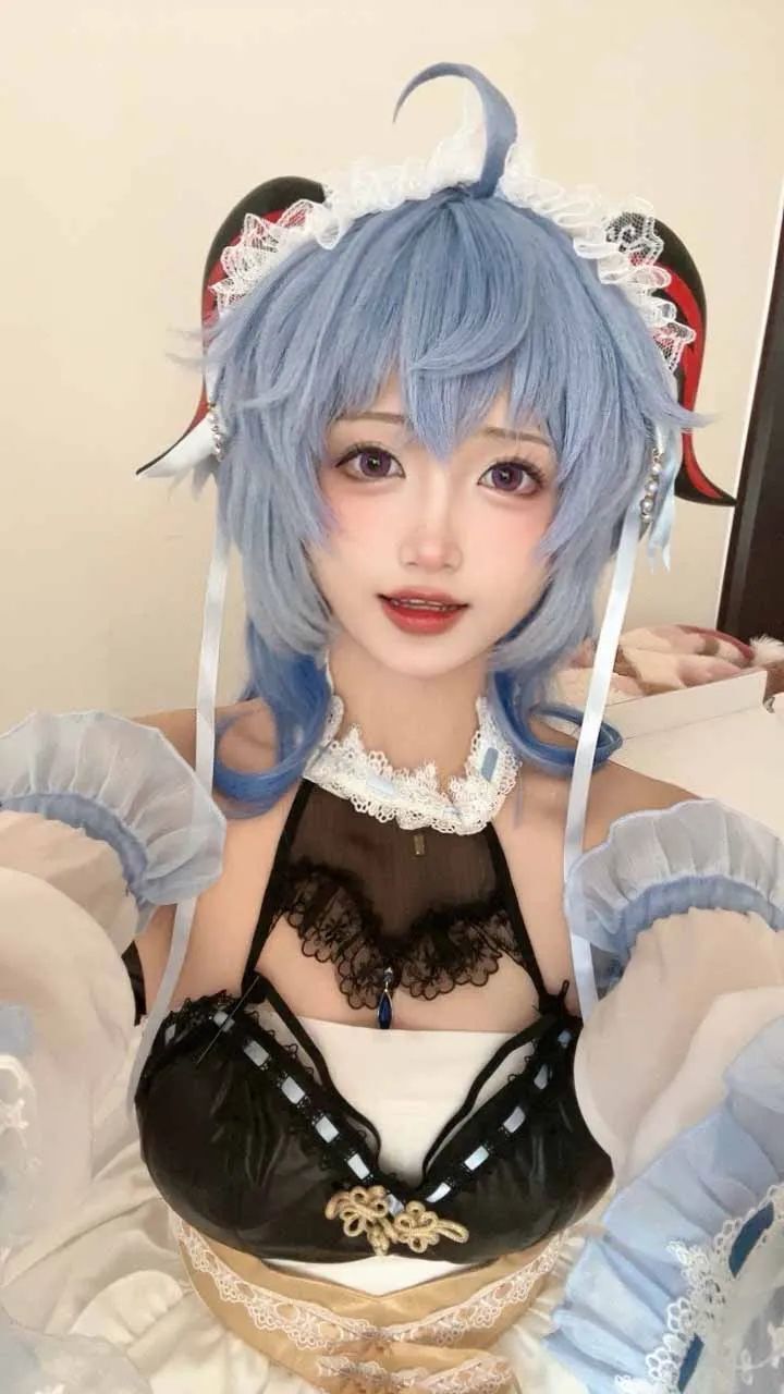 原神cos：荧妹表情真屑！绮良良太可爱了！刻晴甘雨这是本人吧？