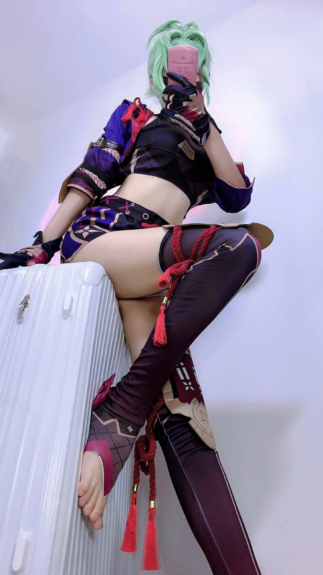 原神cos：菲谢尔变大了！申鹤清凉装旗袍真绝美！丽莎阿姨，女士太顶了！