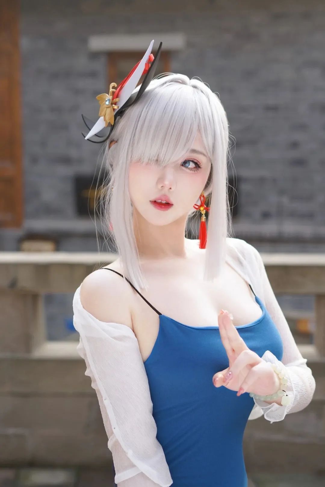 原神cos：白色婚纱刻晴让人狂喜！胡桃JK制服太俏皮了，小厨娘装雷神太漂亮了！