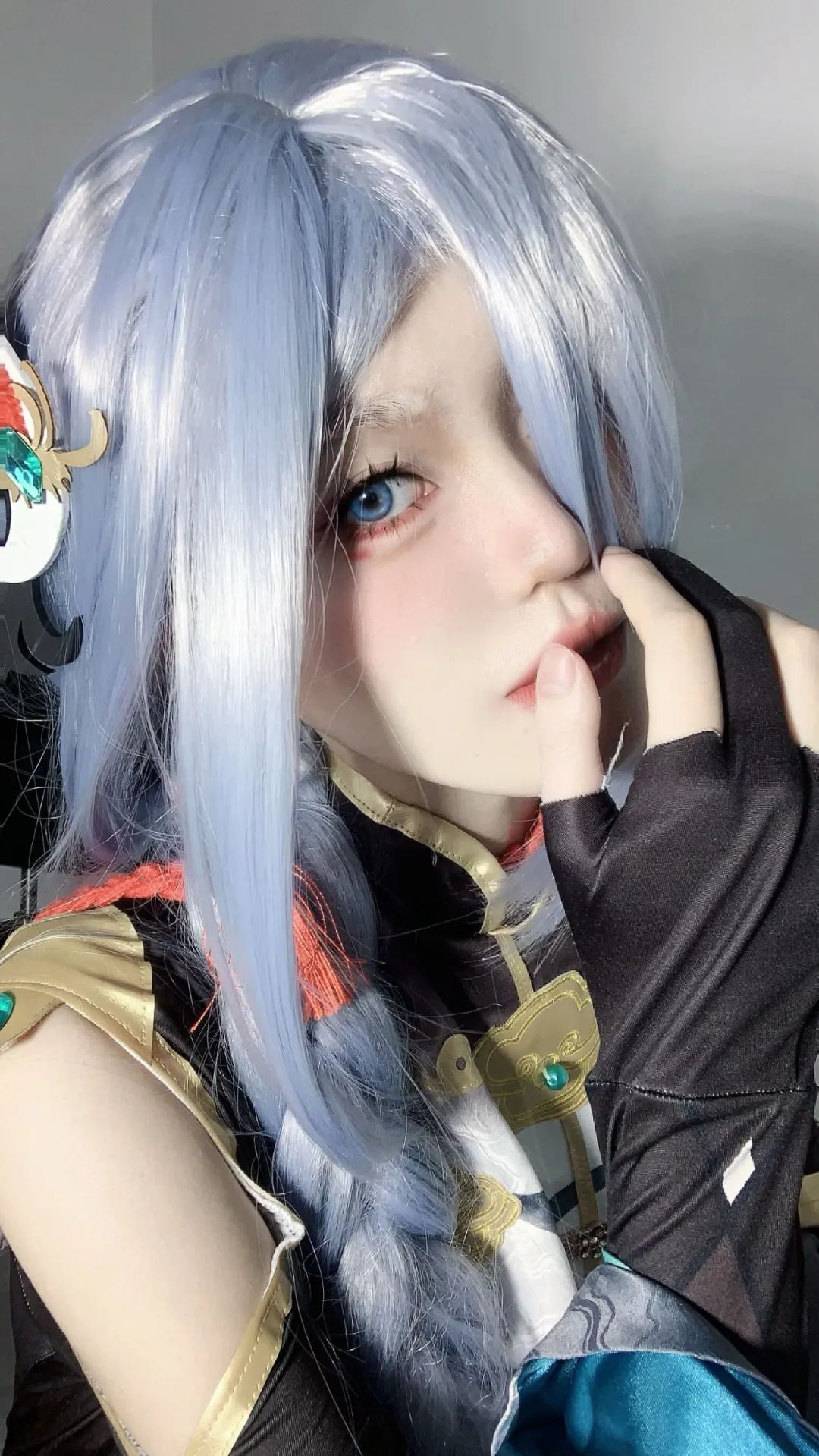 原神cos：裸足+短裙，小厨娘宵宫谁不爱？泳装妮露，莱依拉大长腿太好看了！