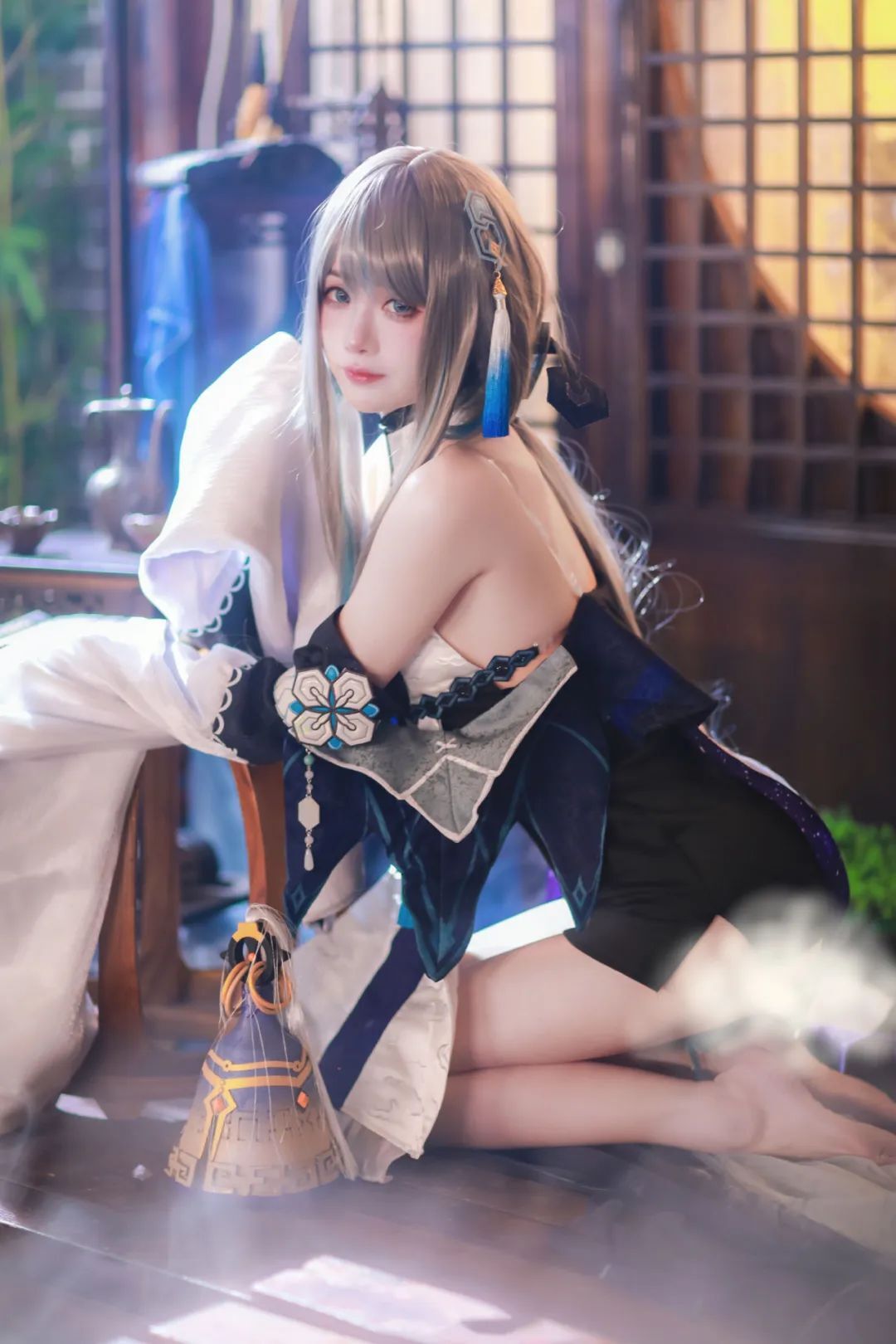 原神cos：黑丝+旗袍，刻晴真是美翻了！青花瓷甘雨，神装水神，裸足归终真是太顶了！