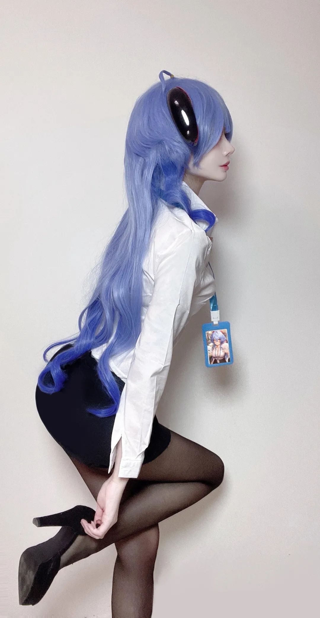 原神cos：白丝秘书甘雨，女仆装雷神，修女服优菈，身穿瑜伽服的申鹤让人狂喜！
