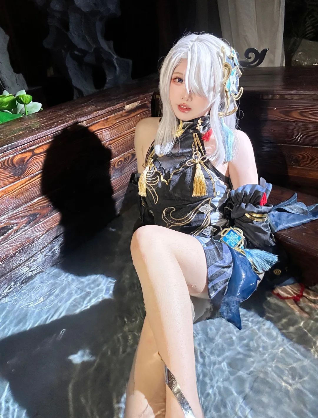 原神cos：黑丝+制服，OL刻晴果然御！抹胸吊带申鹤太顶了！女仆甘雨+雷神我爱了！