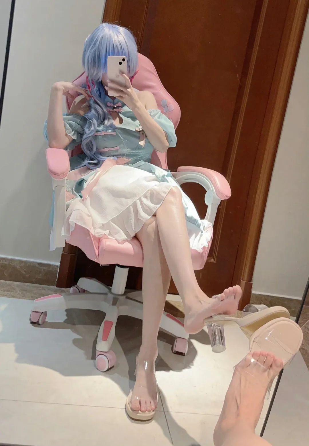 原神cos：黑丝邪魅甘雨反差太大了！裸足和服雷神我爱了，黑丝旗袍申鹤，绫华小洋裙太可爱了！