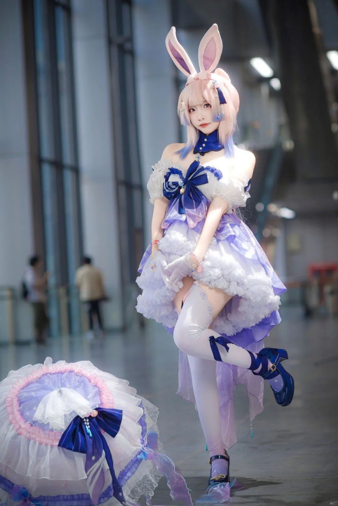 原神cos：白丝+兔女郎，心海太萌了！泳装妮露，雷神女仆，旗袍甘雨，红色旗袍申鹤太顶了！
