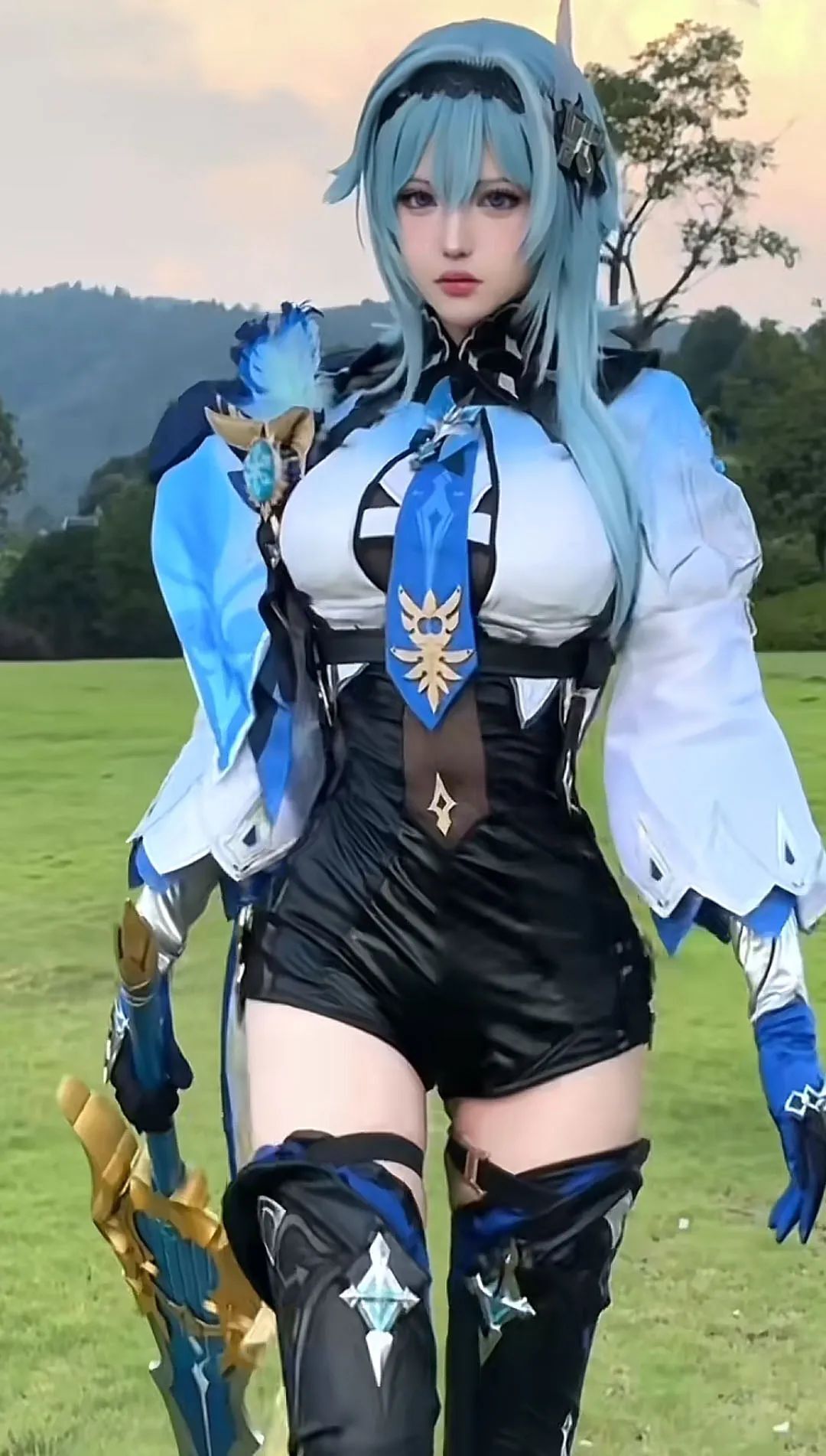 原神cos：白丝+护士服，刻晴超萌！女仆甘雨，神子黑纱裙美爆了！泳装申鹤，女仆雷神让人无法抵抗！