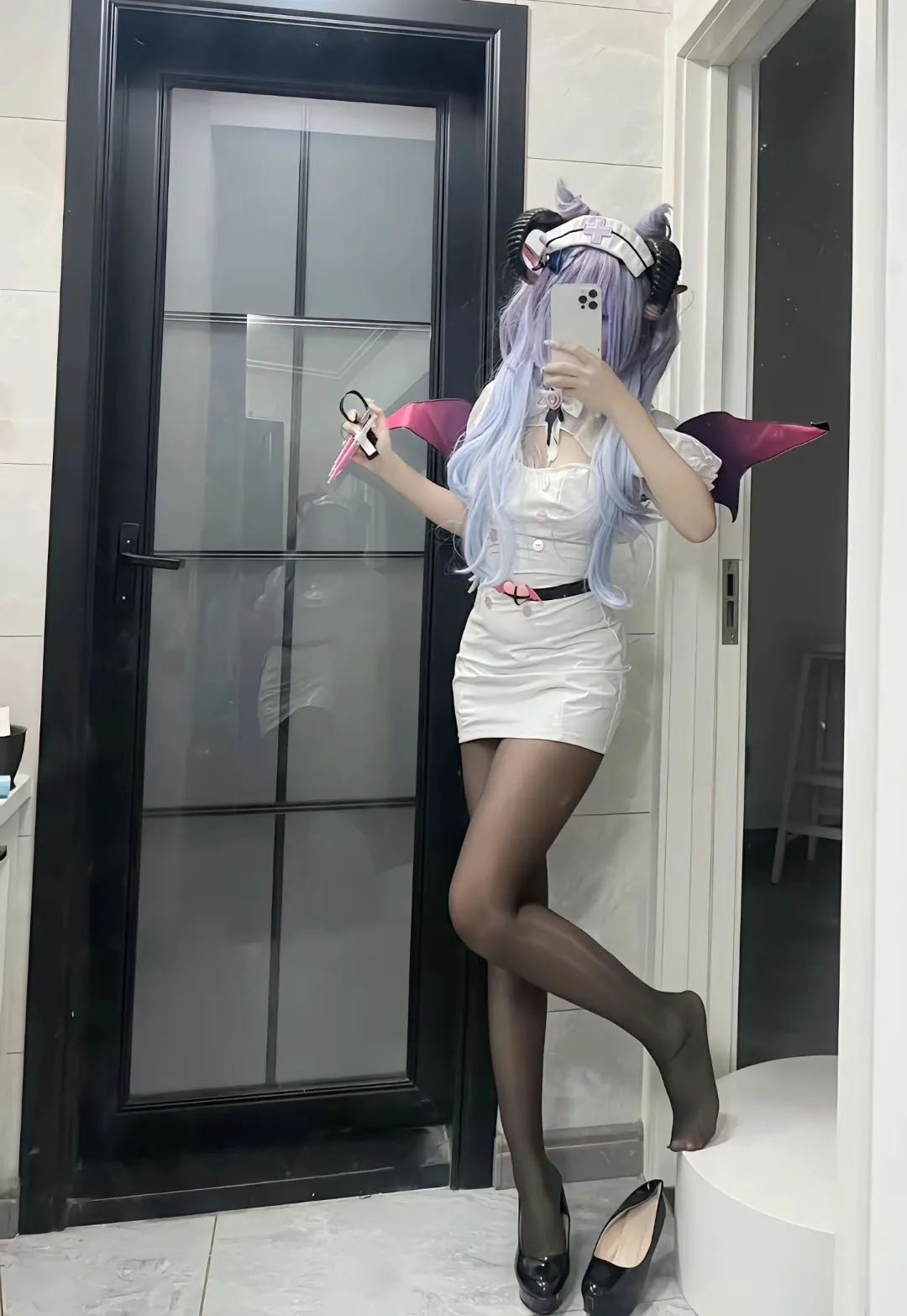 原神cos：黑丝+紧身皮裤，兔女郎雷神太顶了！大长腿女仆绫华！黑丝制服申鹤，刻晴让人狂喜！