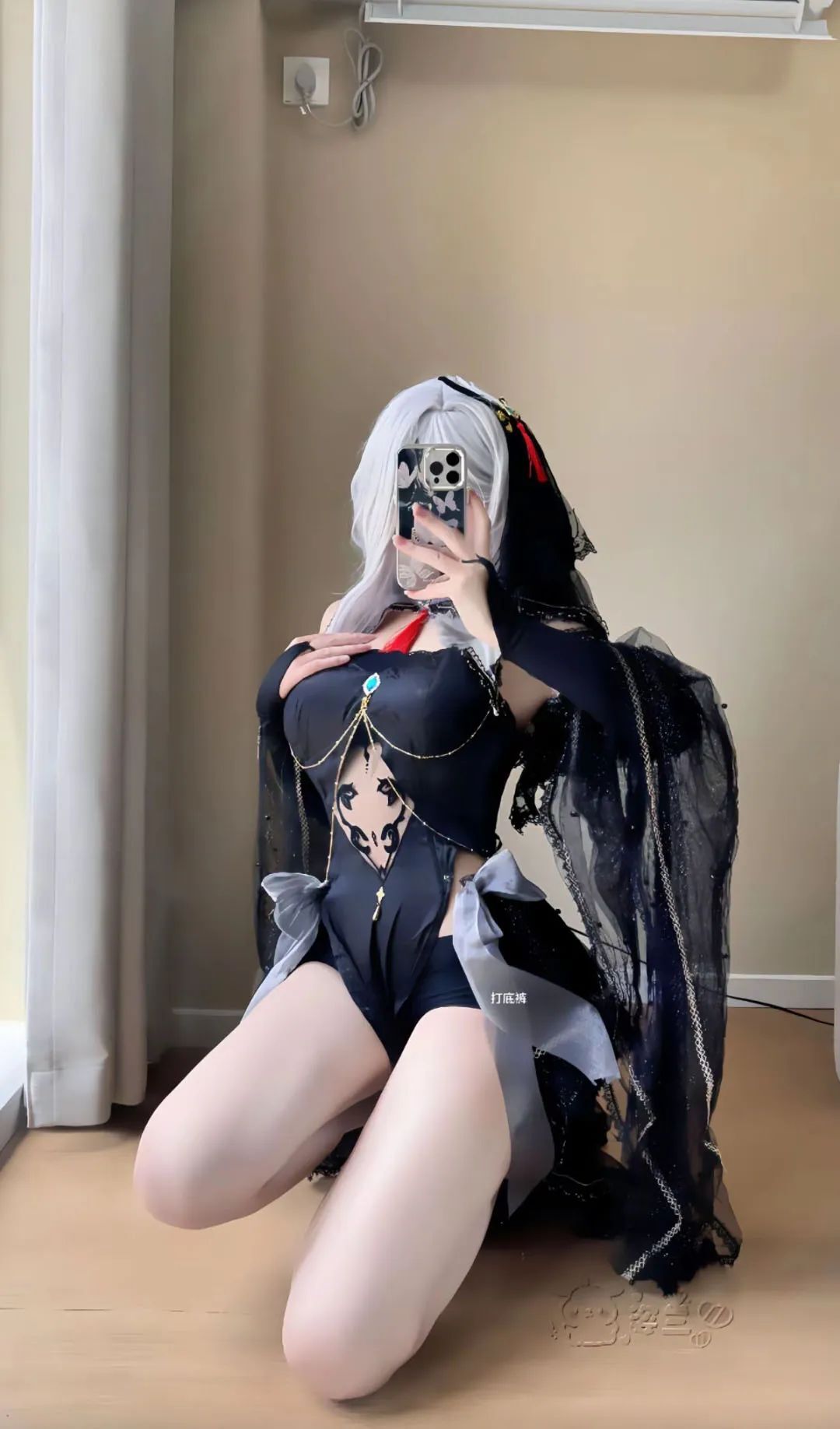 原神cos：申鹤女仆让人心动！白丝婚纱刻晴！兔女郎甘雨谁能不爱？制服OL雷神太顶级了！