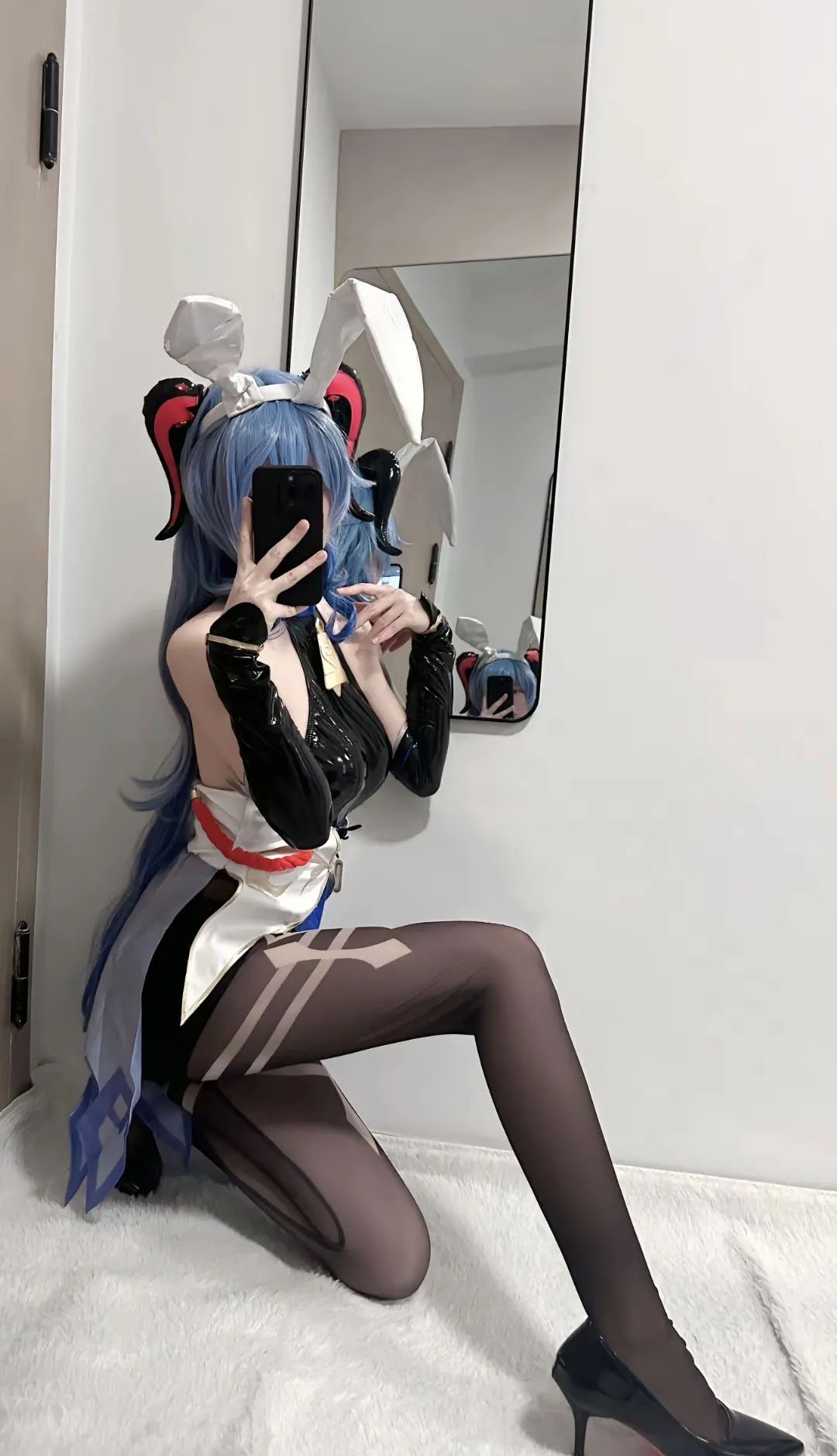 原神cos：黑丝+皮鞭，雷神化身搜查官！兔女郎甘雨太魅惑了！水手服绫华，单边白丝神子让人狂喜！