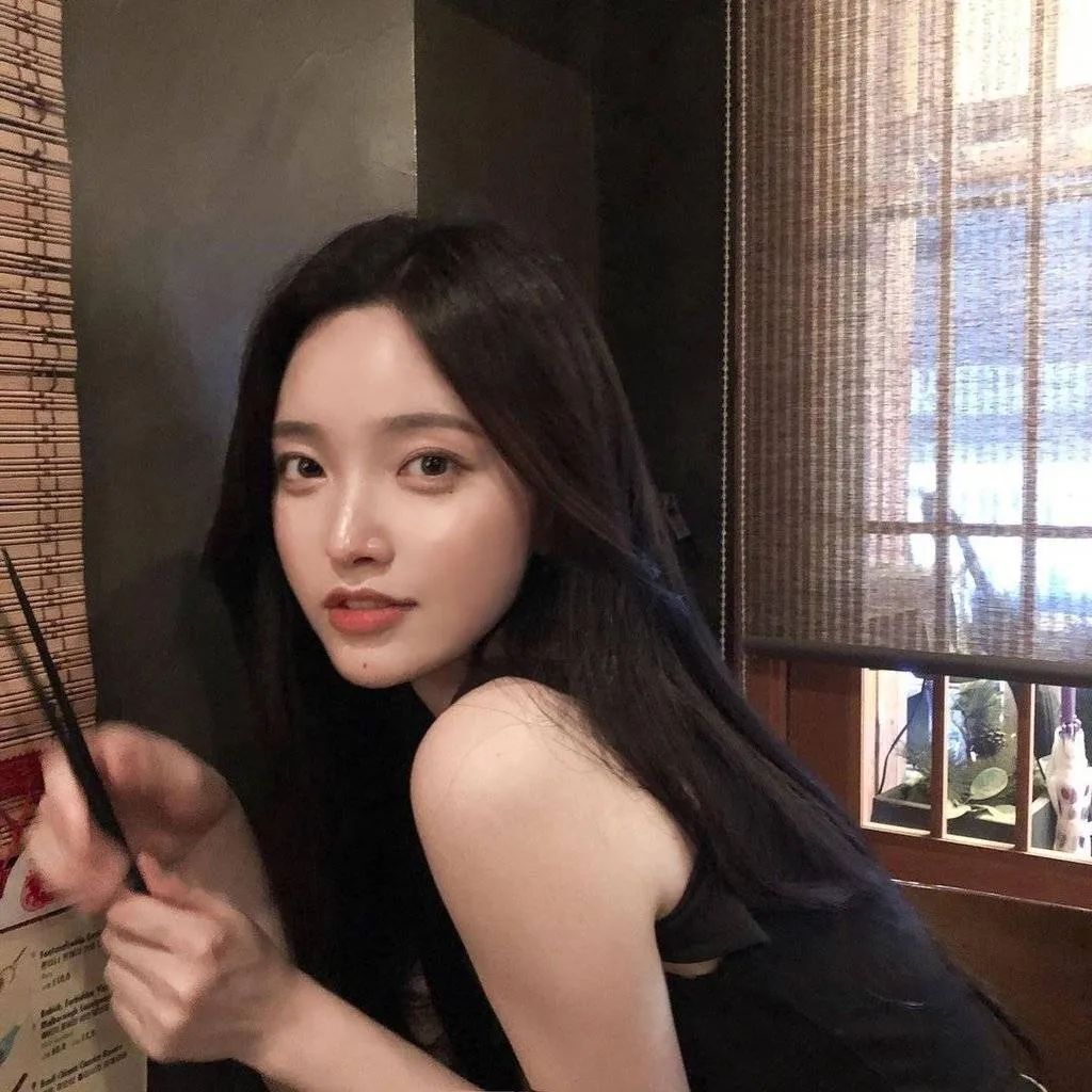INS美女 | 韩国网红模特金娜熙，仙气知性