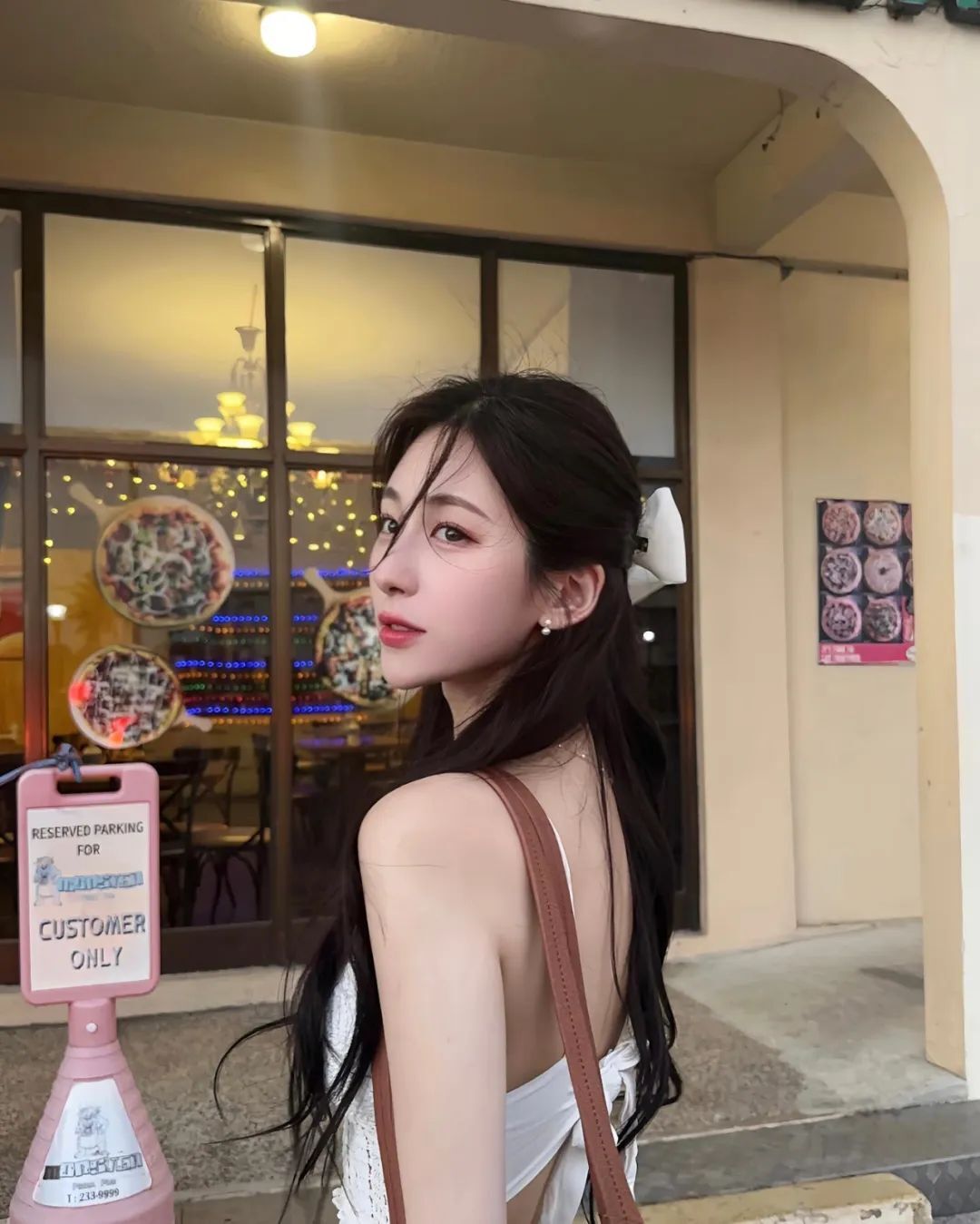 韩国网红模特hyoppeu，高颜值火辣身材，可甜可御的女老板