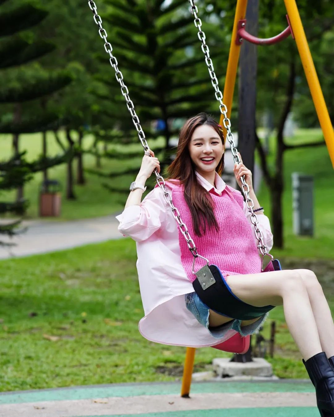 马来西亚模特黄诗棋，南洋Angelababy，还有柳岩的身材