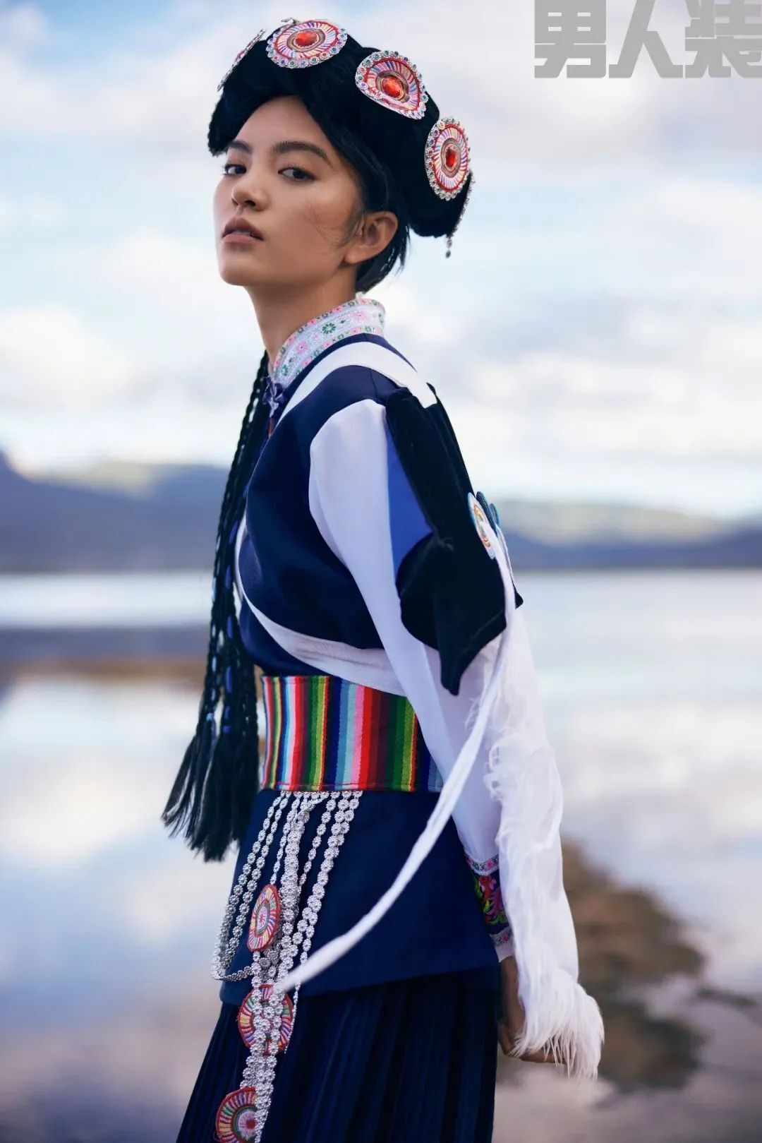 《男人装》模特走进纳西古村落“女儿国”