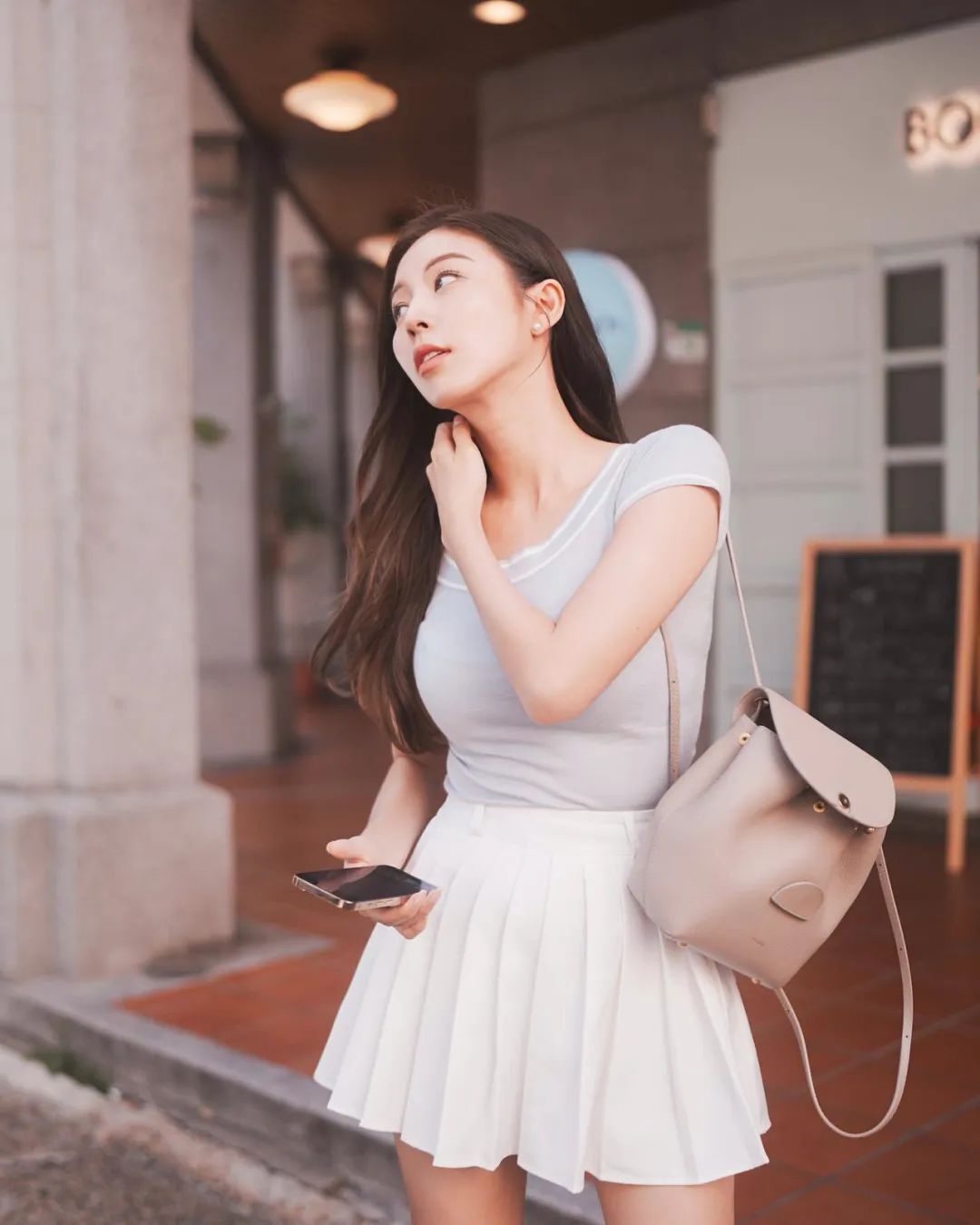 韩国最美模特金宝拉，INS图片更新，穿旗袍的时尚模特