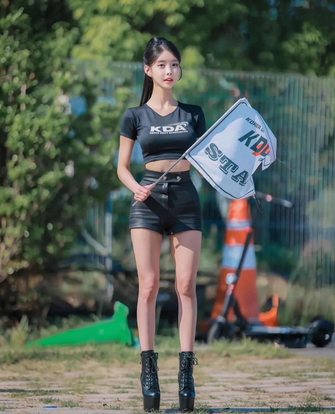 韩国车模 | 甜美长相大长腿，性感妖娆好身材！