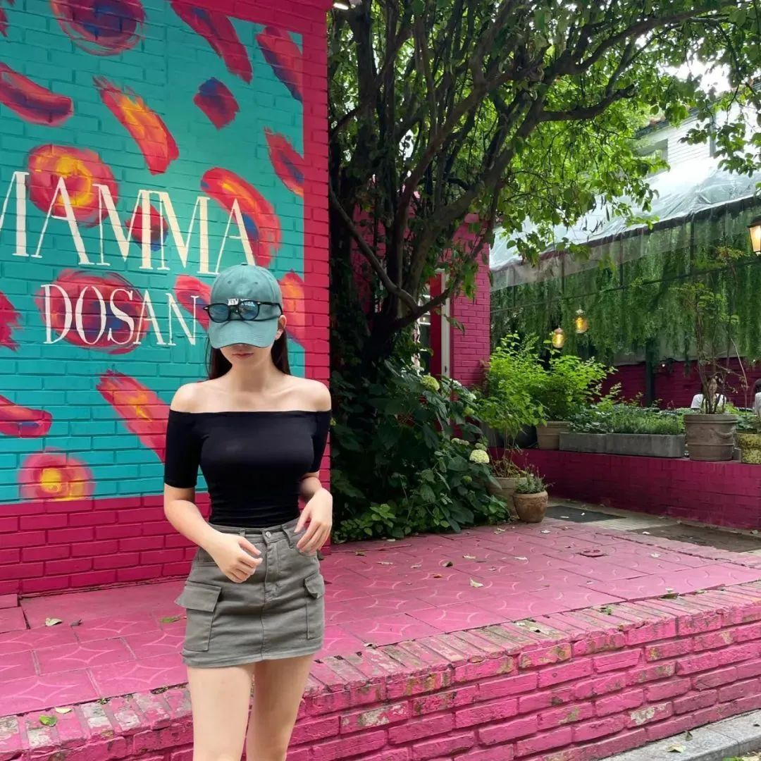 [仙女集]柳腰年纪好邵华，春盎双峰玉有芽