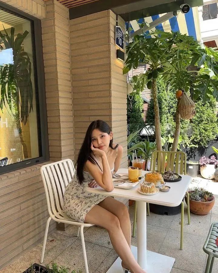 [仙女集]她腿又白又圆，像秋天莲藕