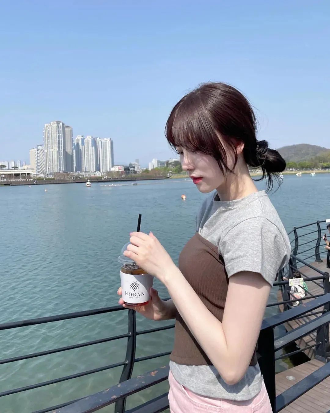 美女壁纸丨韩国邻家妹妹junghwa，甜美可人的小清新女神