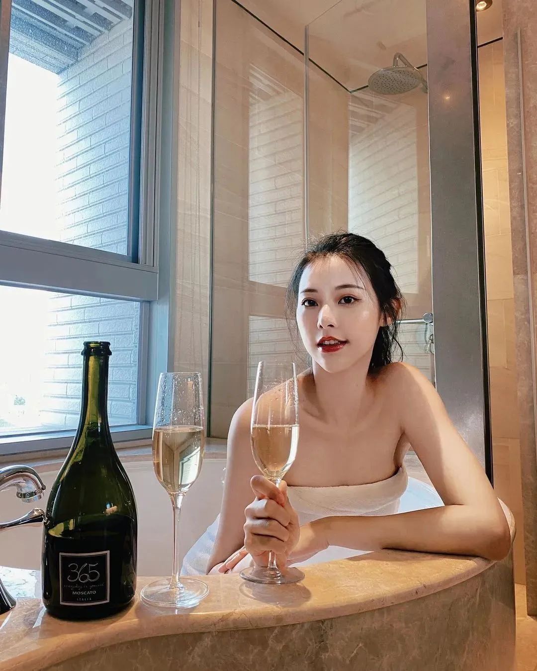美女壁纸丨张香香，甜美可爱的“饮料店店花”