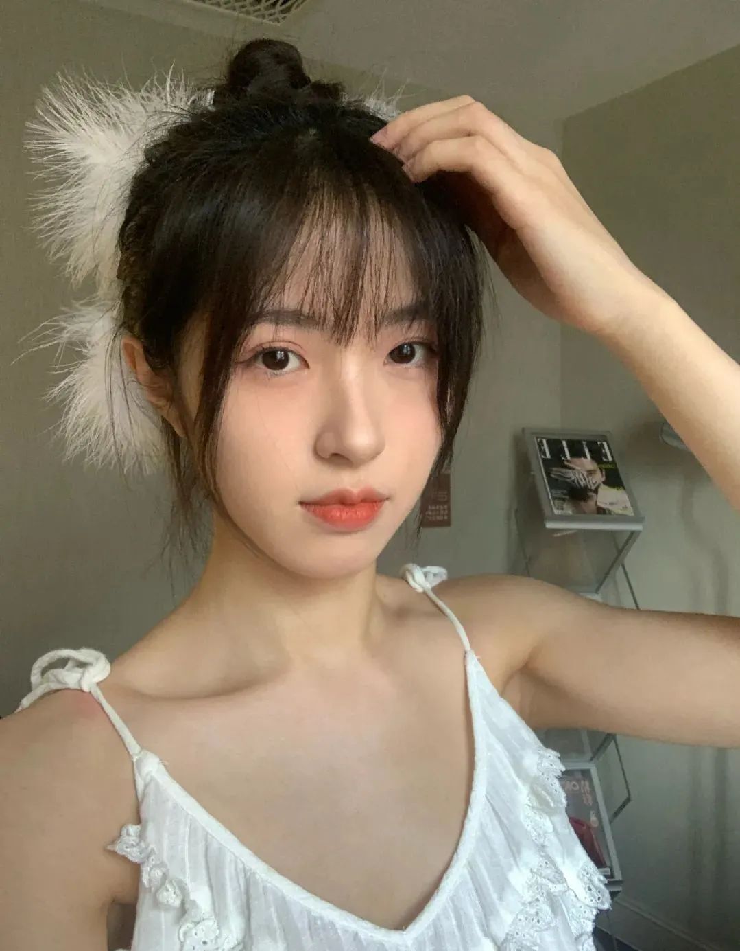 美女壁纸丨乔本小月，继佘颖欣之后，又一位“纯欲天花板”级别的网红美女