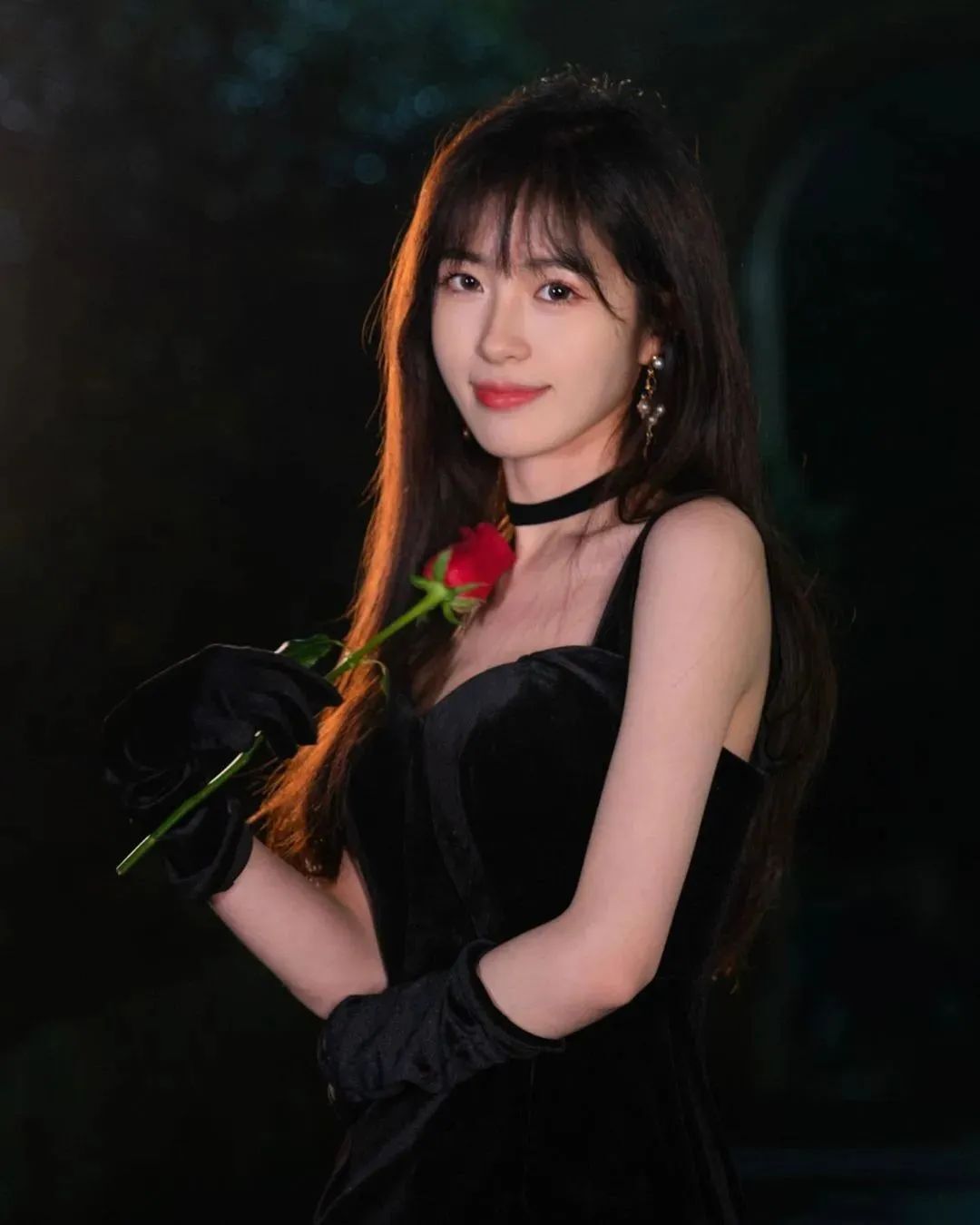 美女壁纸丨乔本小月，继佘颖欣之后，又一位“纯欲天花板”级别的网红美女