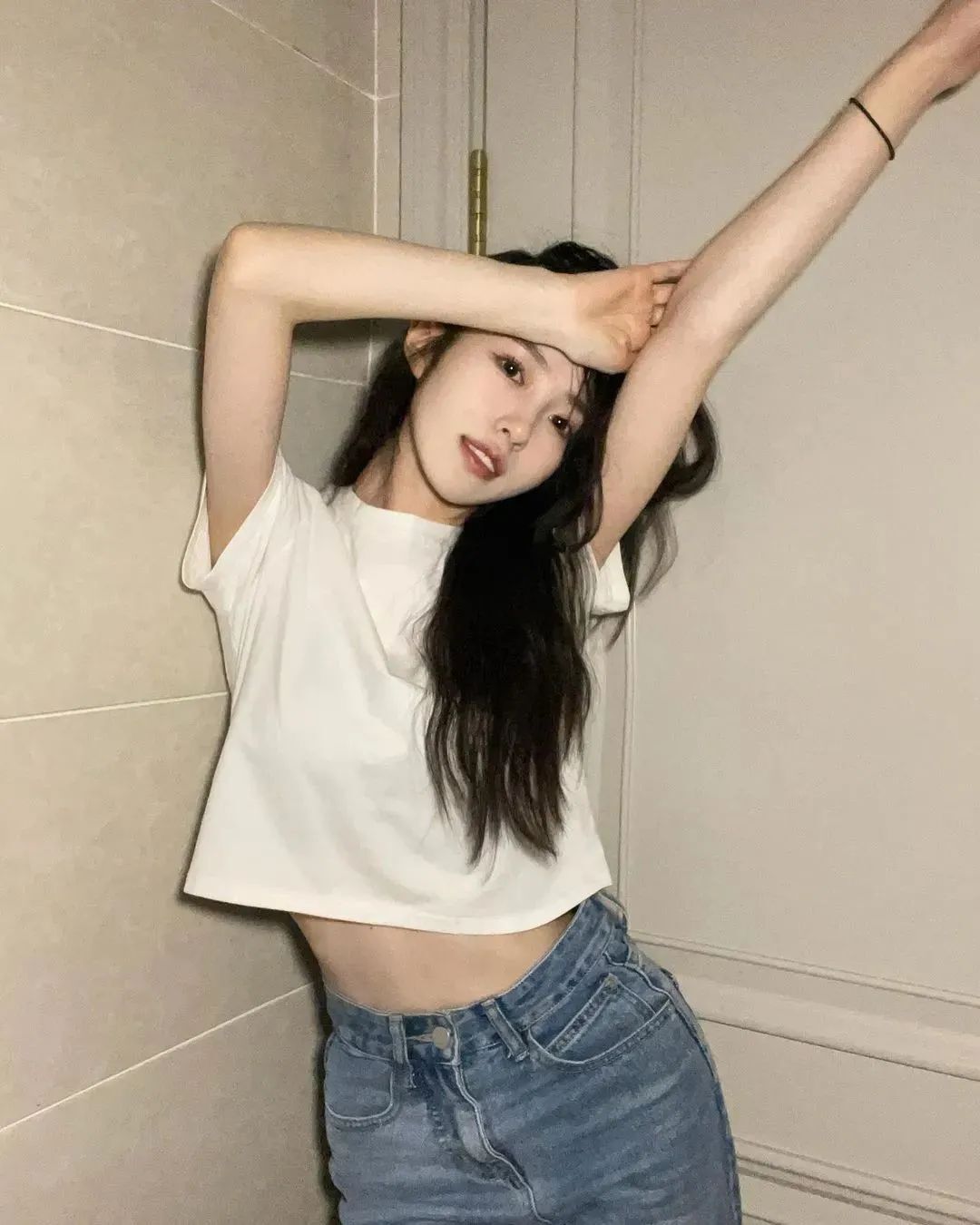美女壁纸丨乔本小月，继佘颖欣之后，又一位“纯欲天花板”级别的网红美女